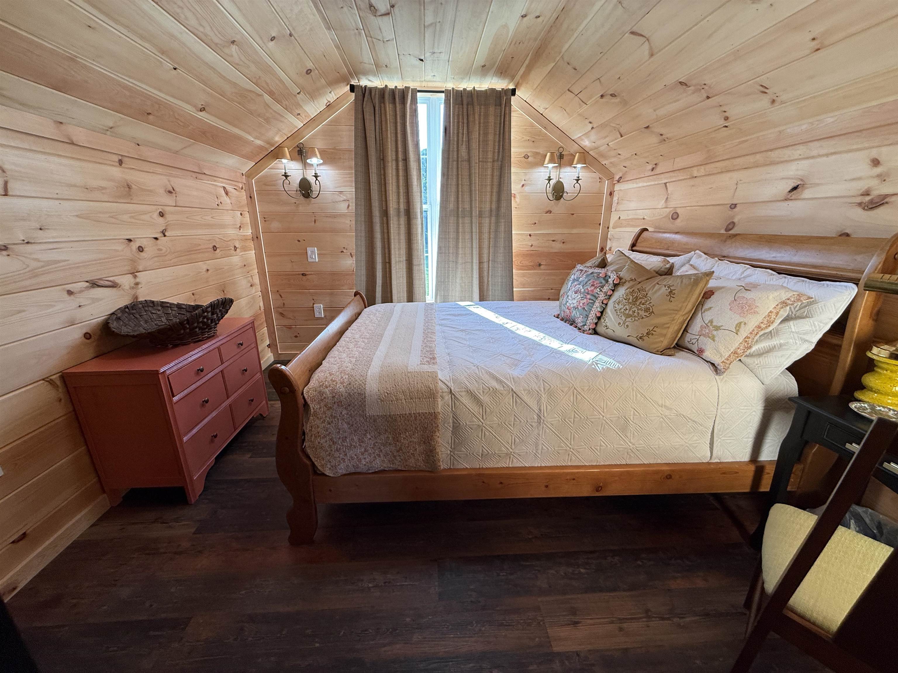 75 E Schoolhouse Hollow Road  Mountain View, AR