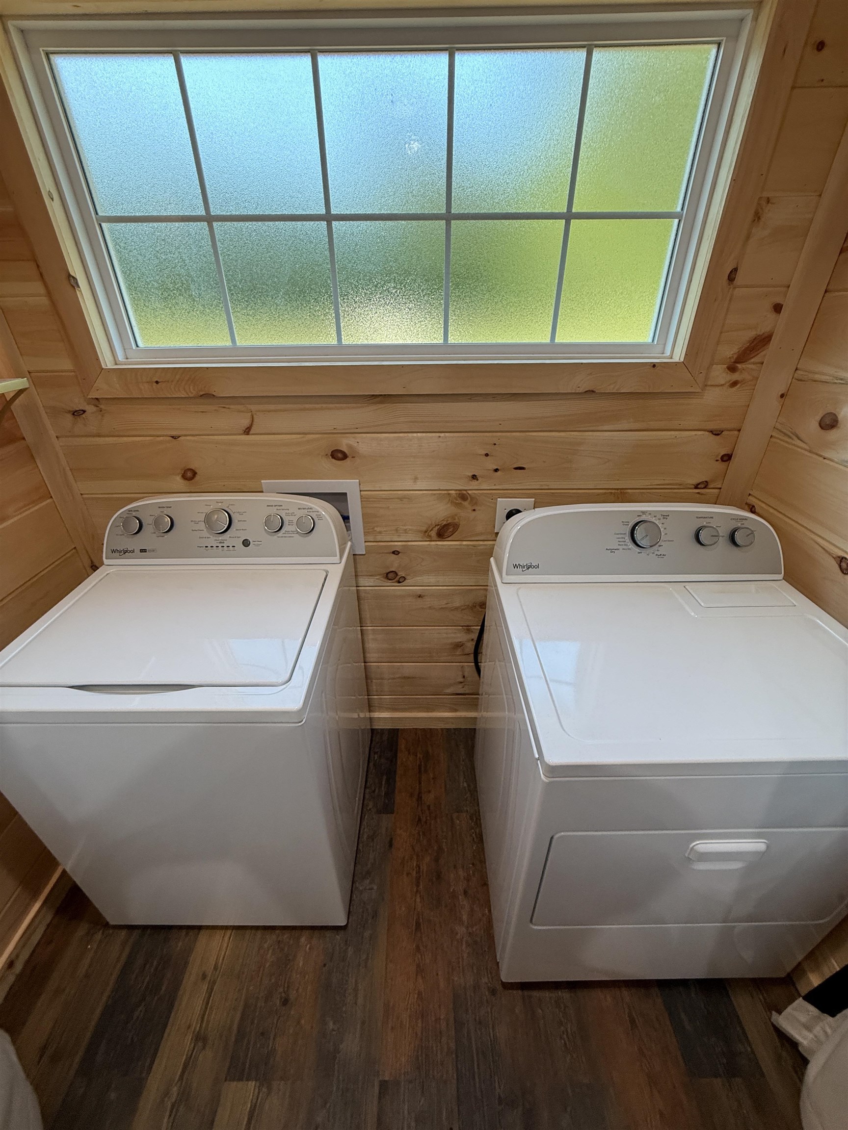 75 E Schoolhouse Hollow Road  Mountain View, AR