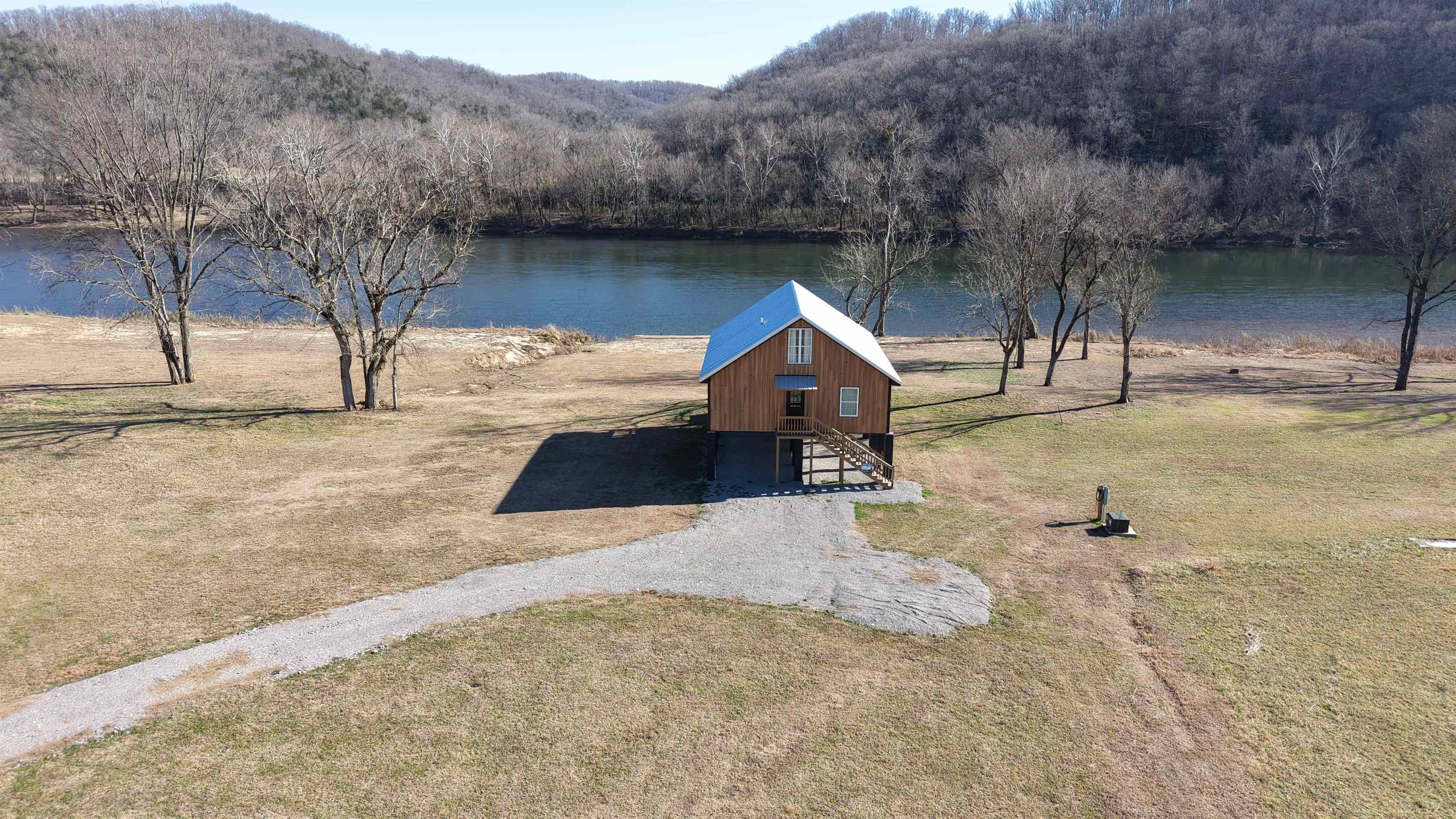 75 E Schoolhouse Hollow Road  Mountain View, AR