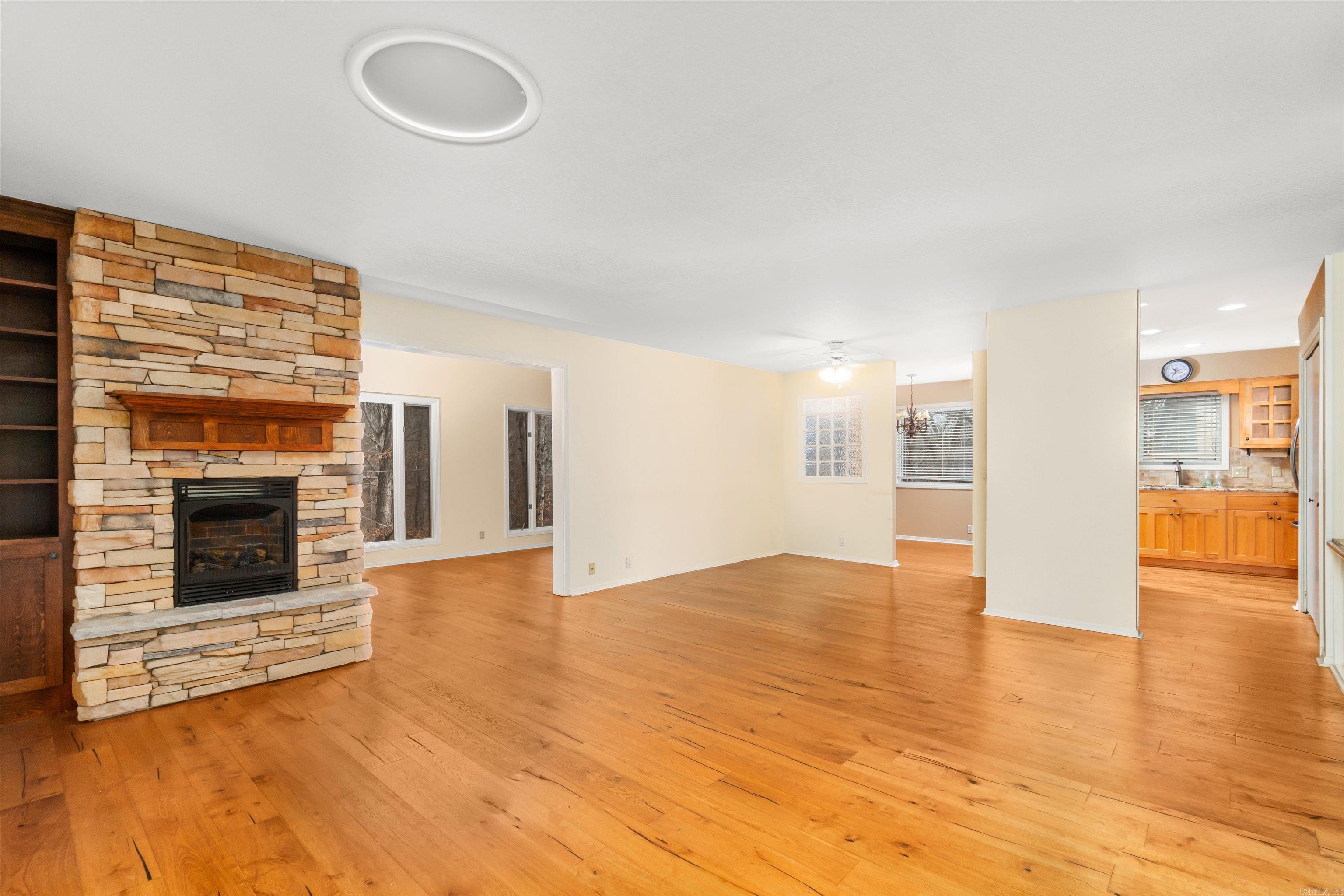 30 Esmeralda  Hot Springs Village, AR