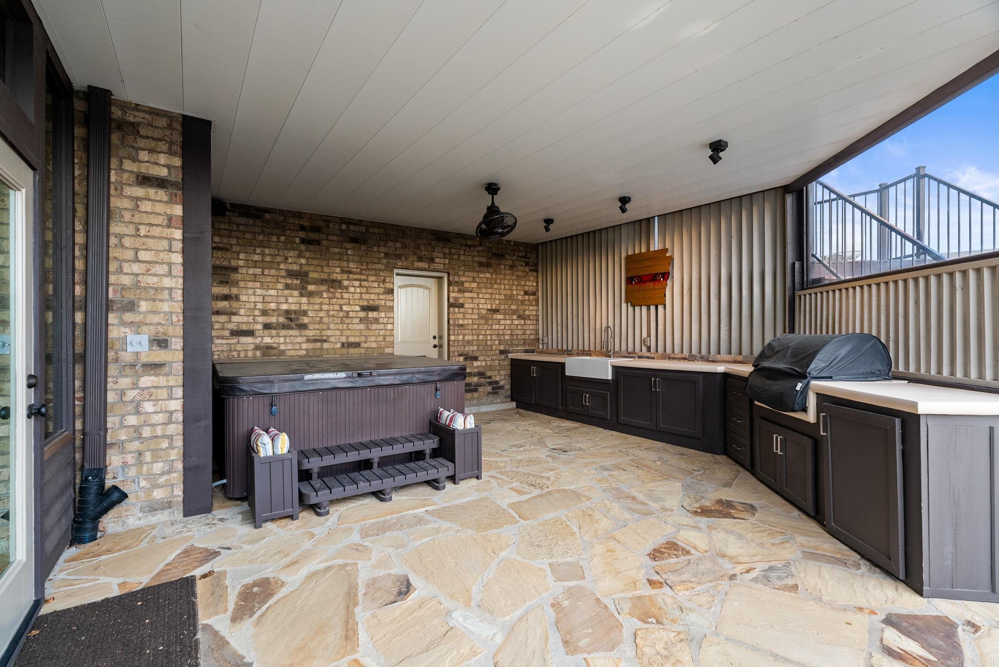 15716 Summit View  North Little Rock, AR