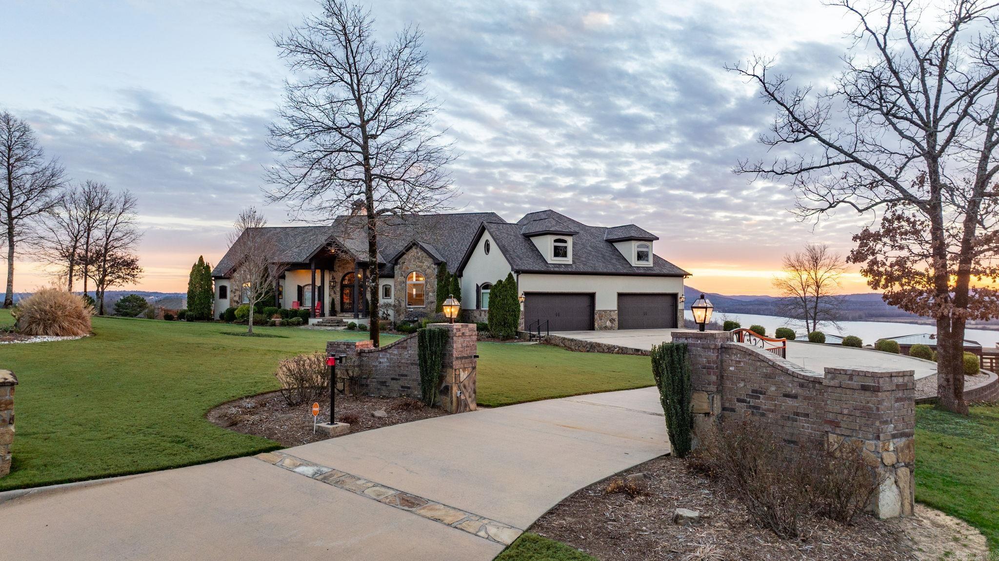 15716 Summit View  North Little Rock, AR