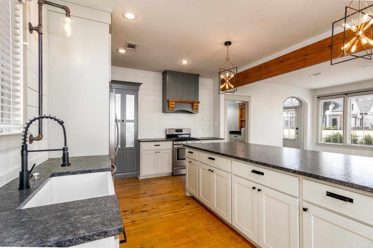 846 Donaghey  Conway, AR