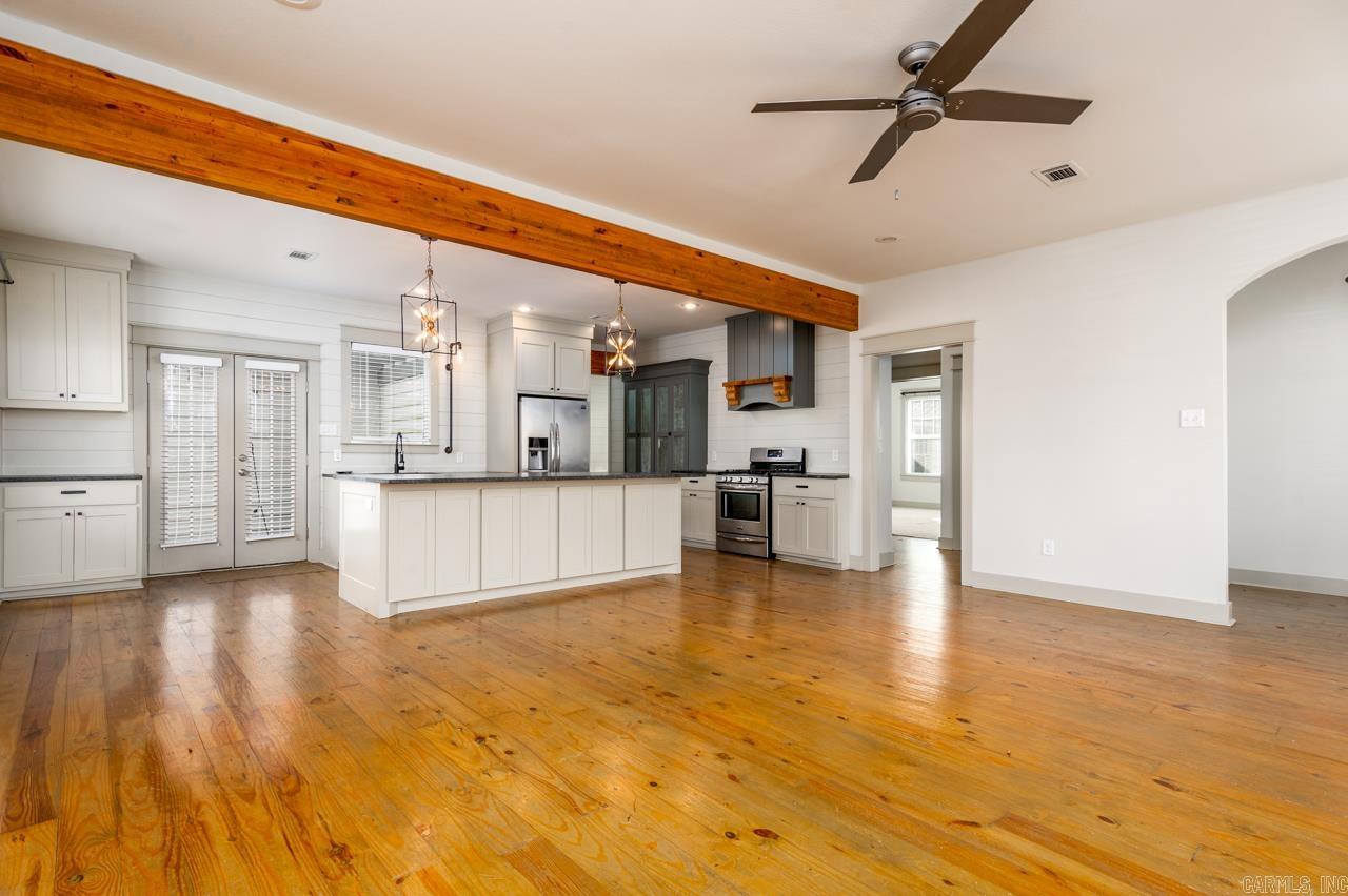 846 Donaghey  Conway, AR