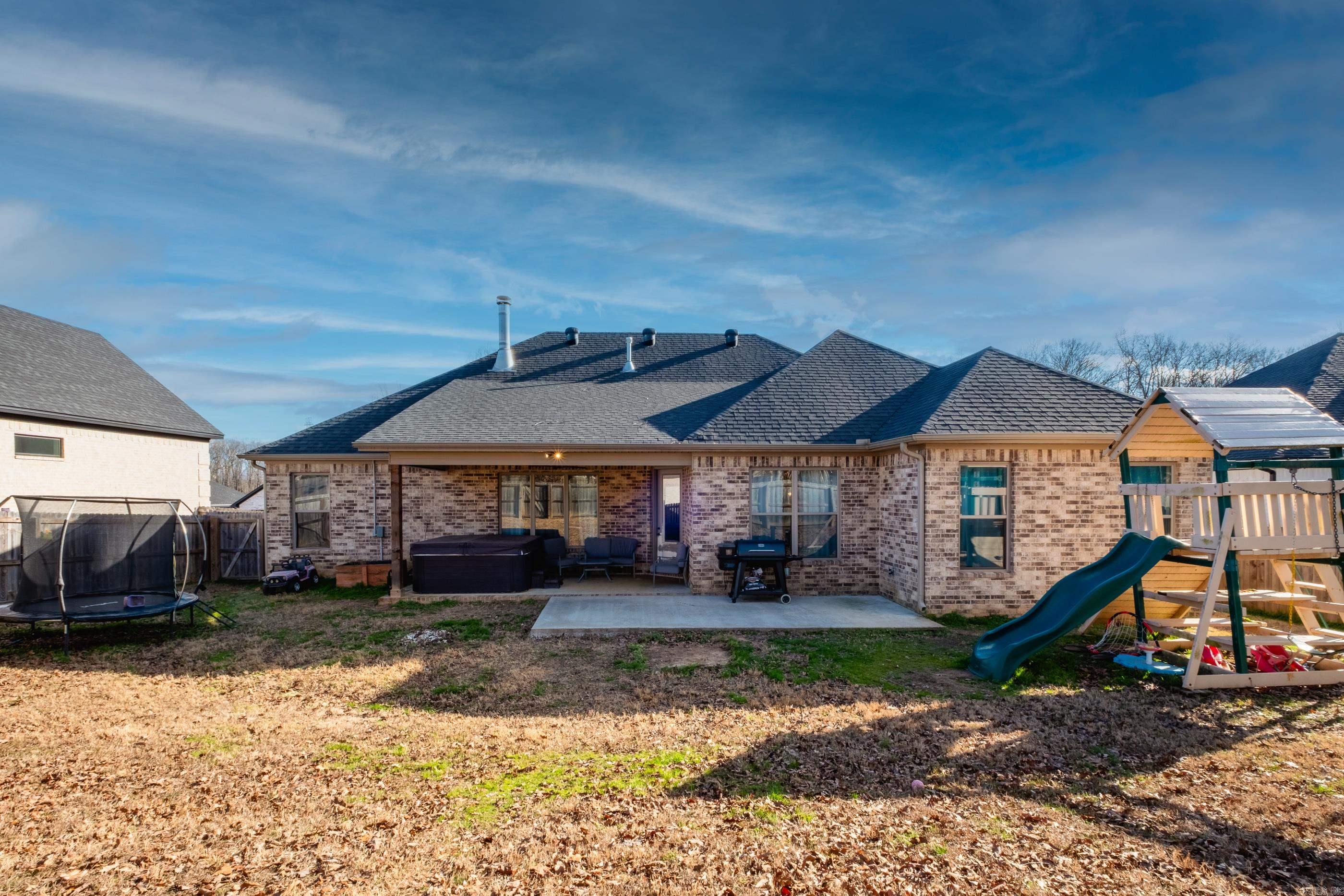 885 Oak Forest  Sherwood, AR