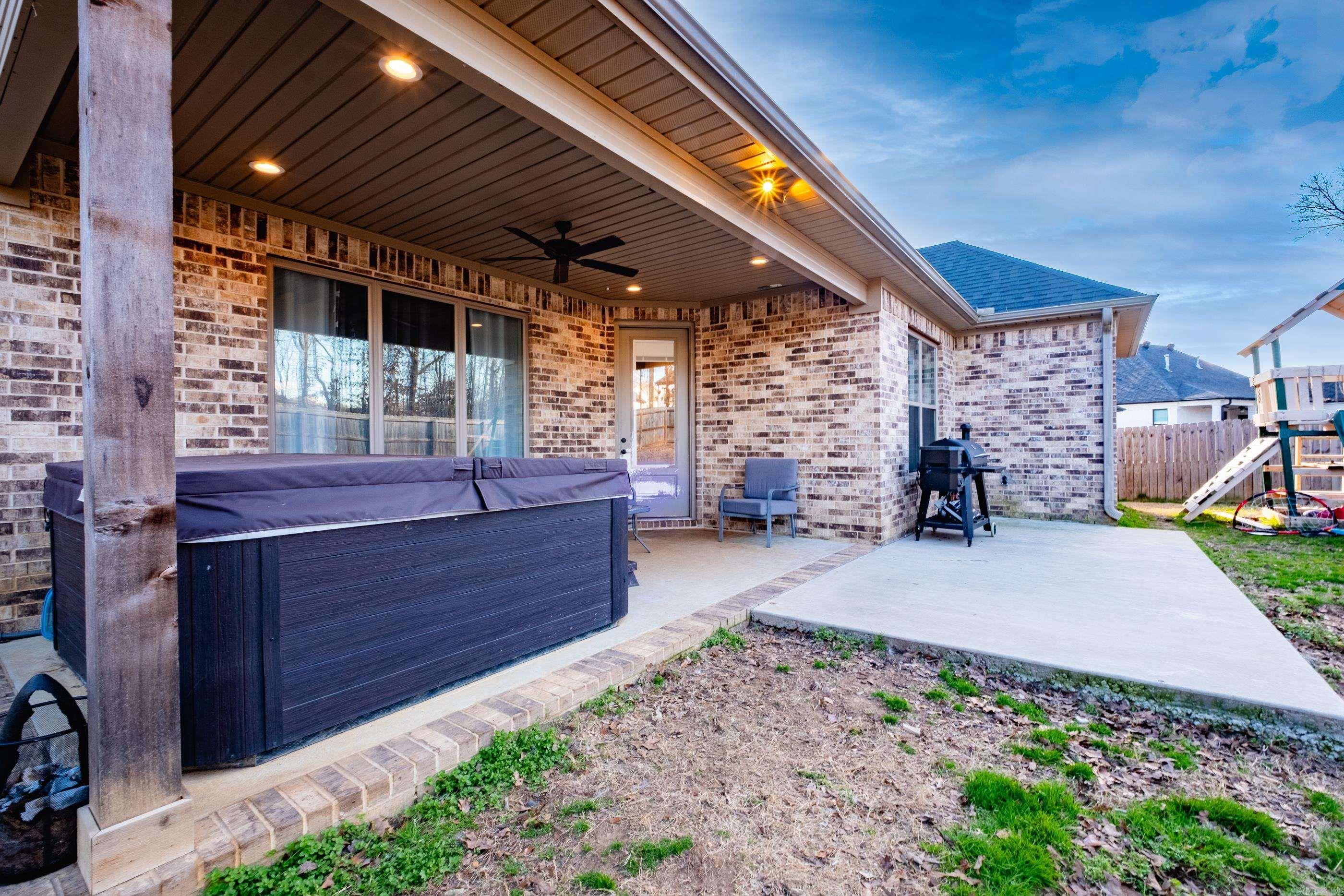 885 Oak Forest  Sherwood, AR