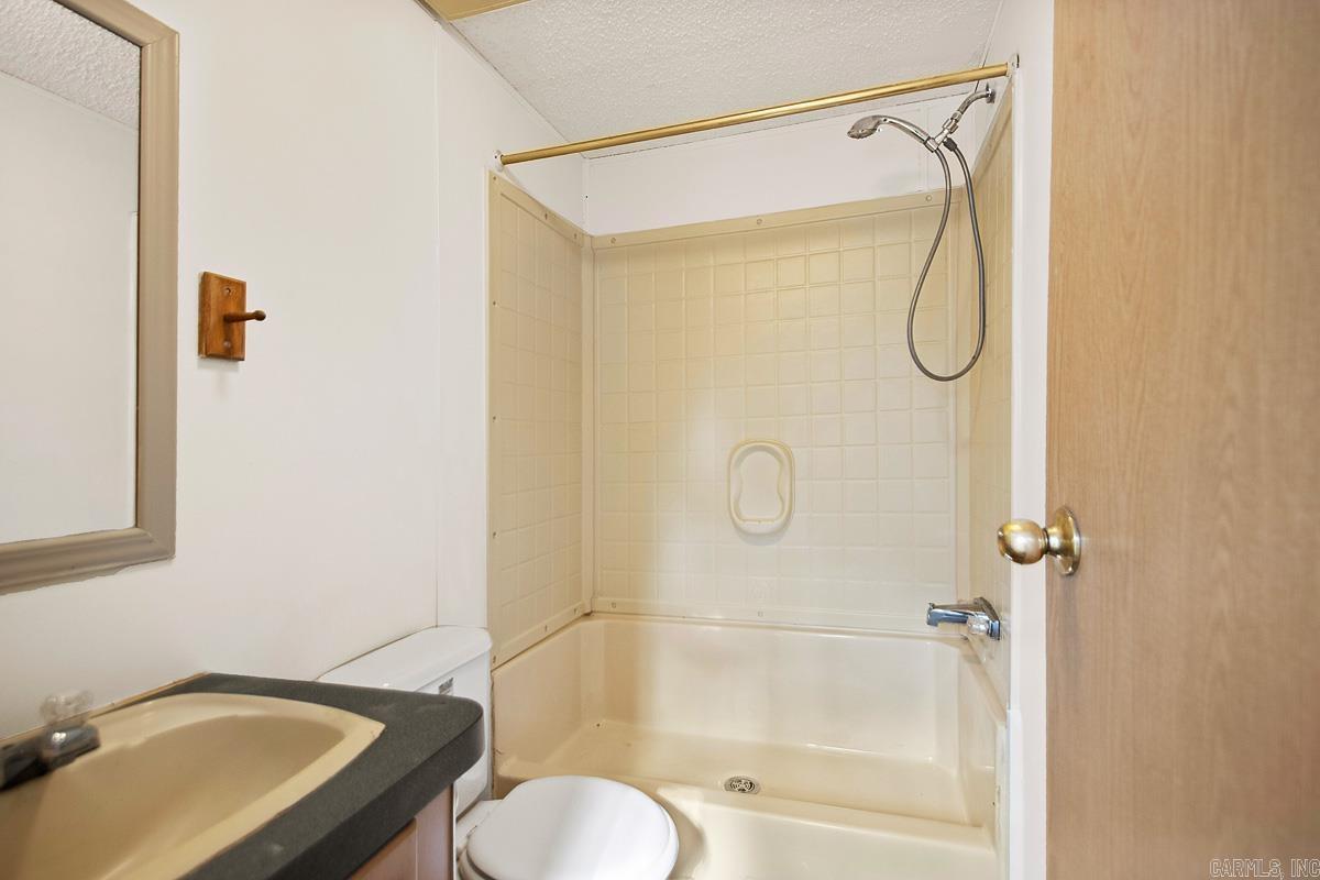 19921 Philis Dr  Hensley, AR