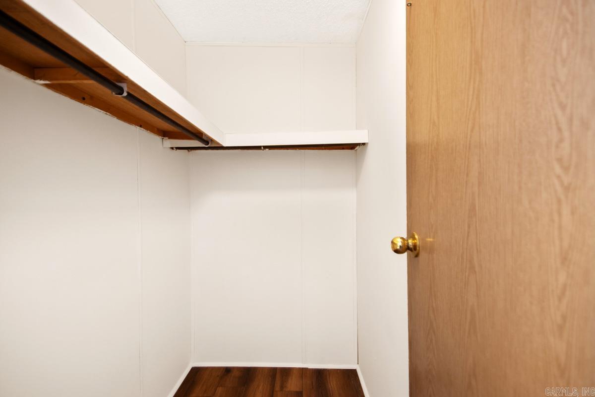 19921 Philis Dr  Hensley, AR