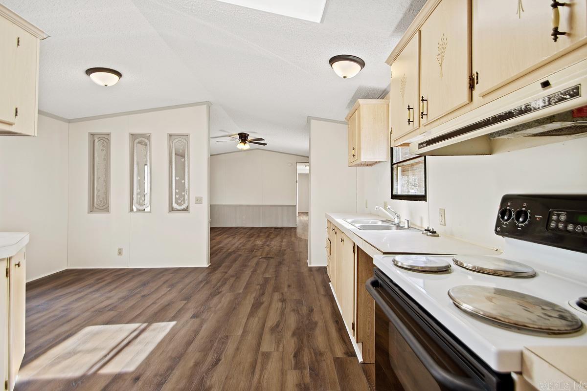 19921 Philis Dr  Hensley, AR