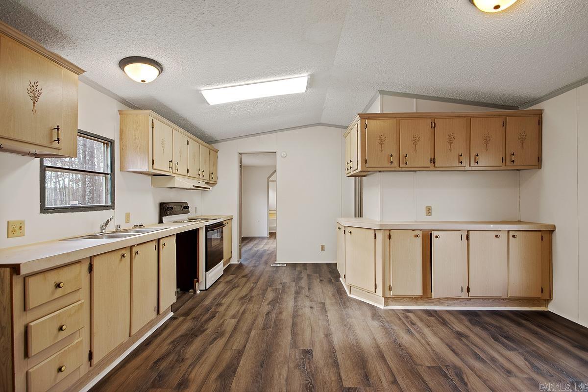 19921 Philis Dr  Hensley, AR