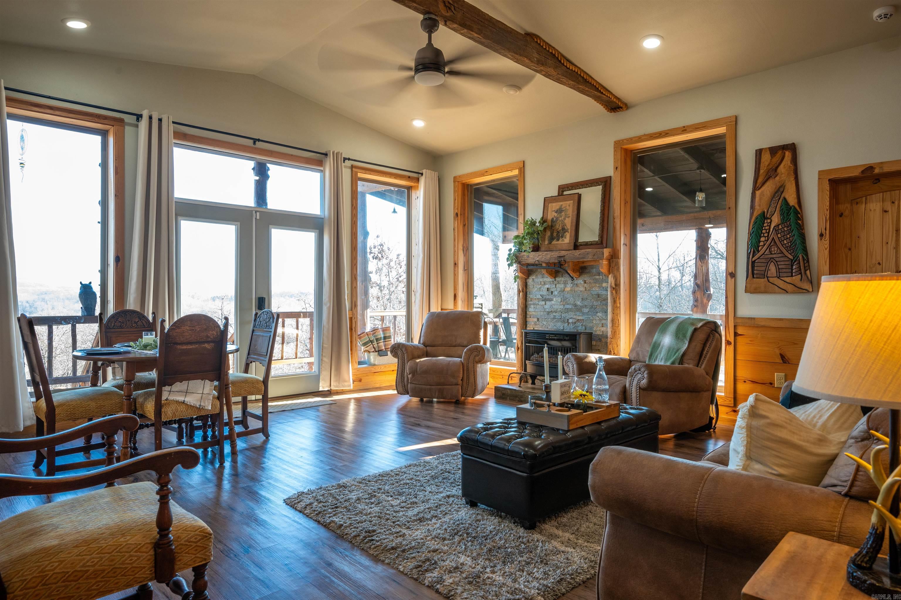 627 Mountain Crest  Mountain View, AR