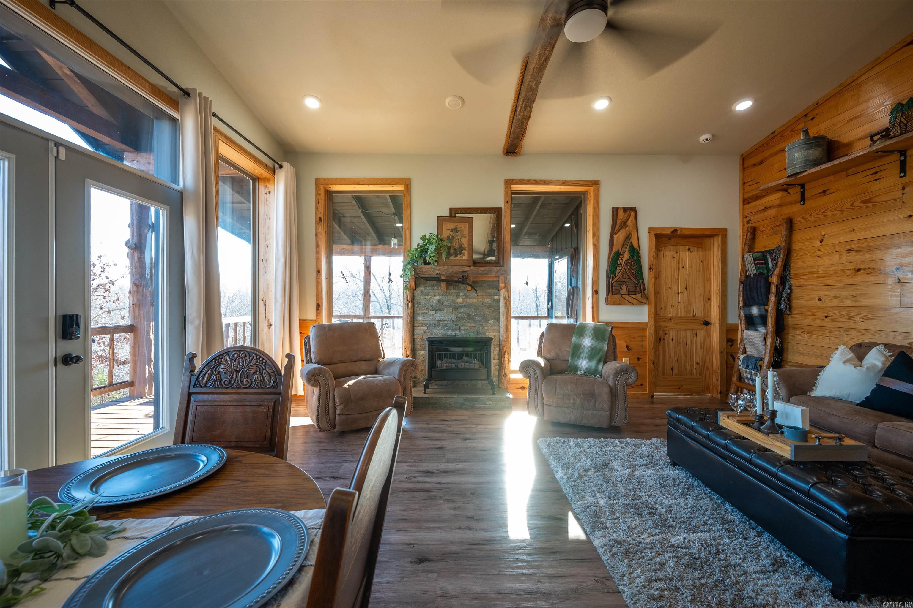 627 Mountain Crest  Mountain View, AR