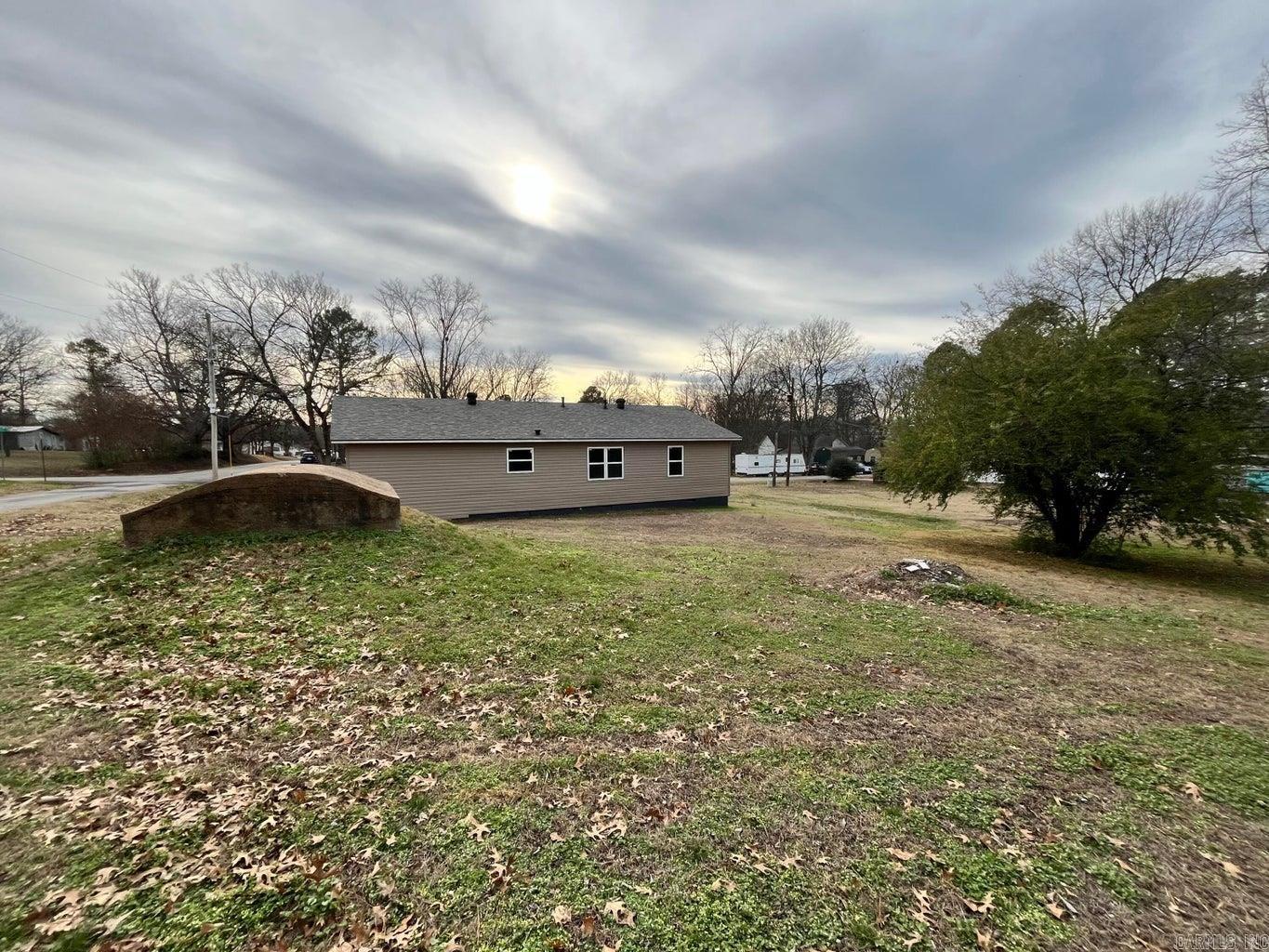 110 W 7th  Newark, AR