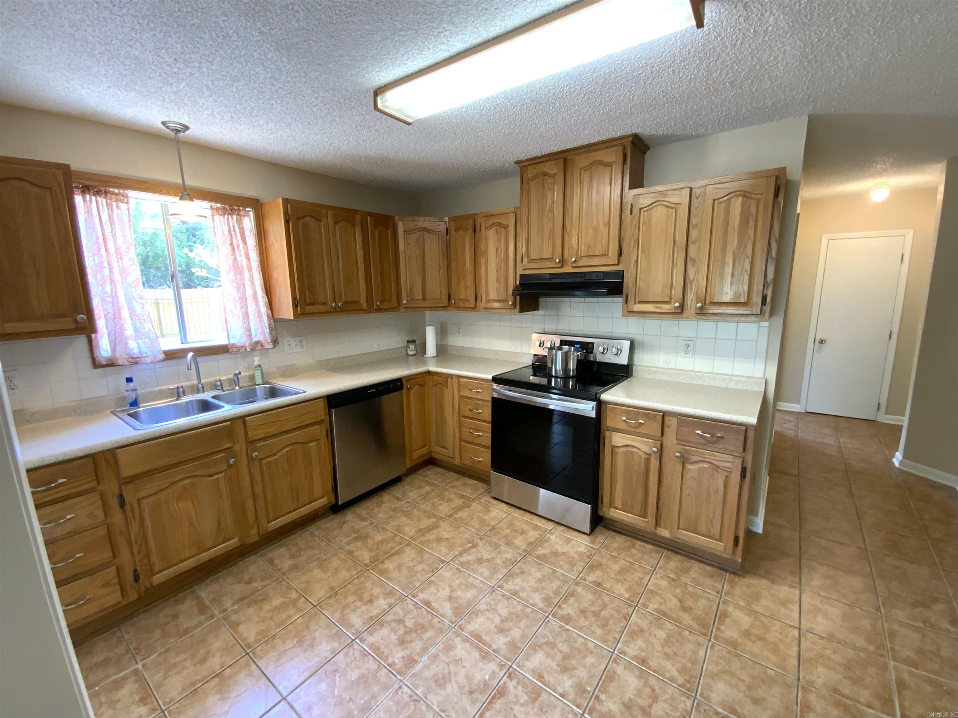 1101 S 8th  Heber Springs, AR