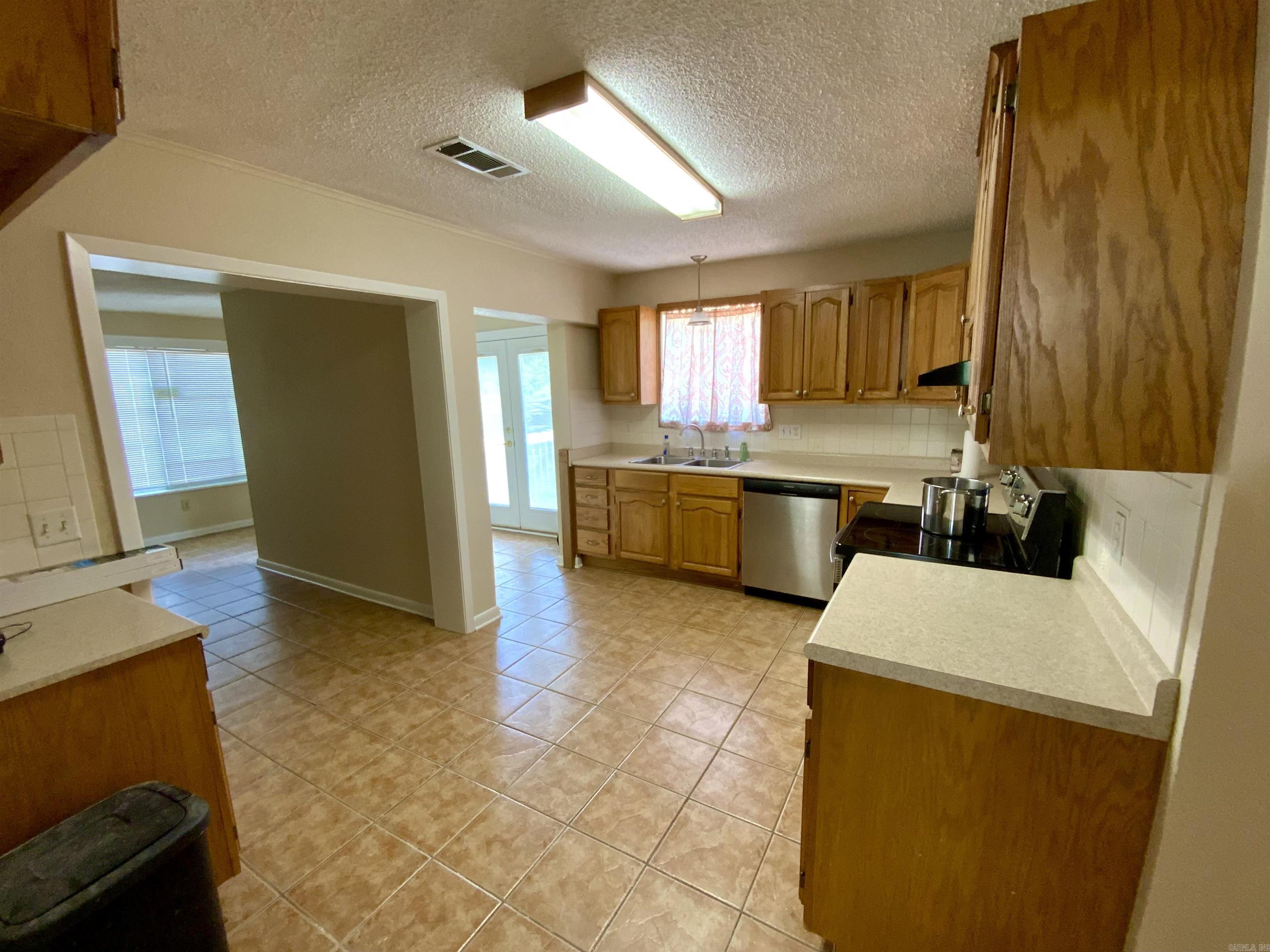 1101 S 8th  Heber Springs, AR