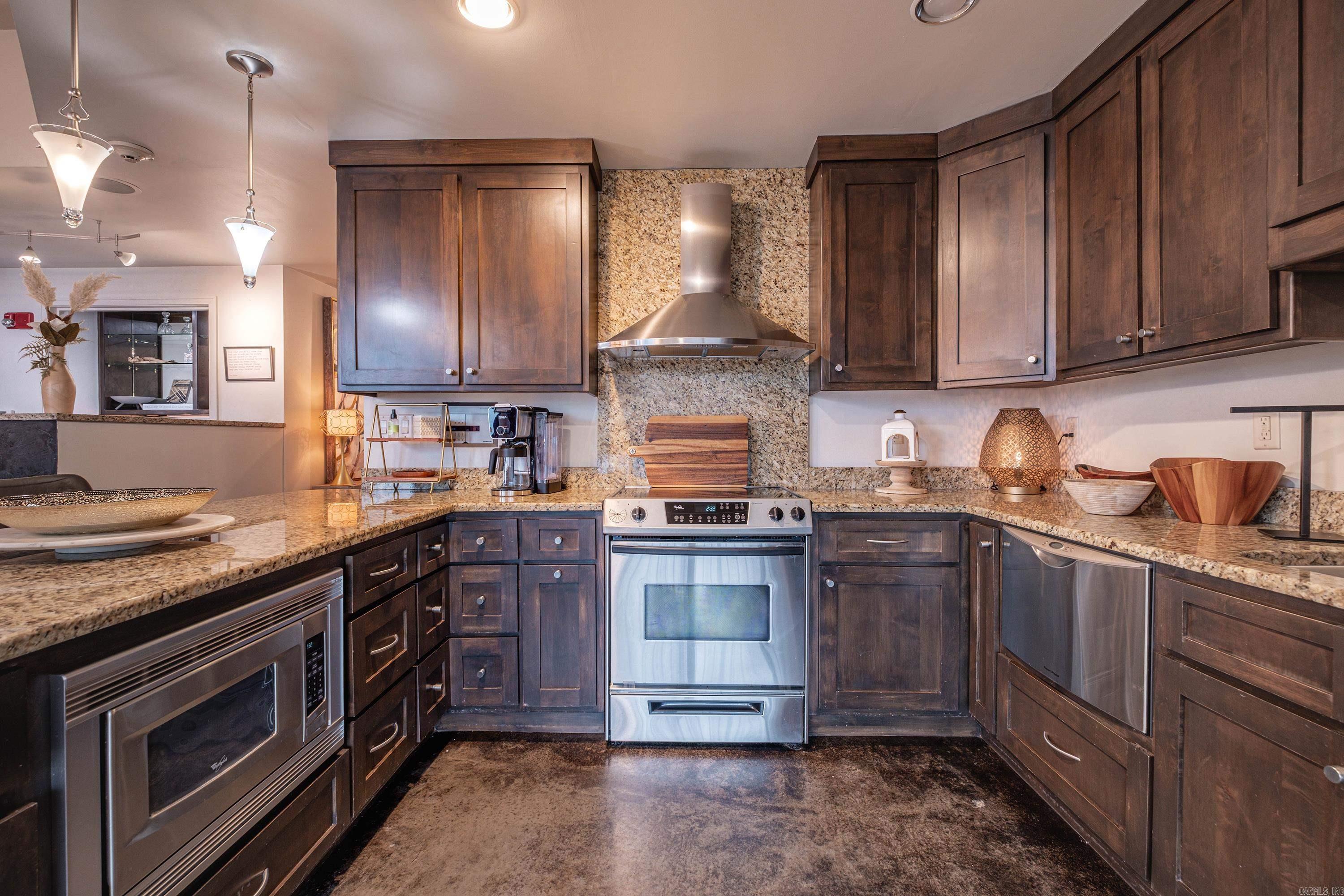 521 President Clinton  Little Rock, AR