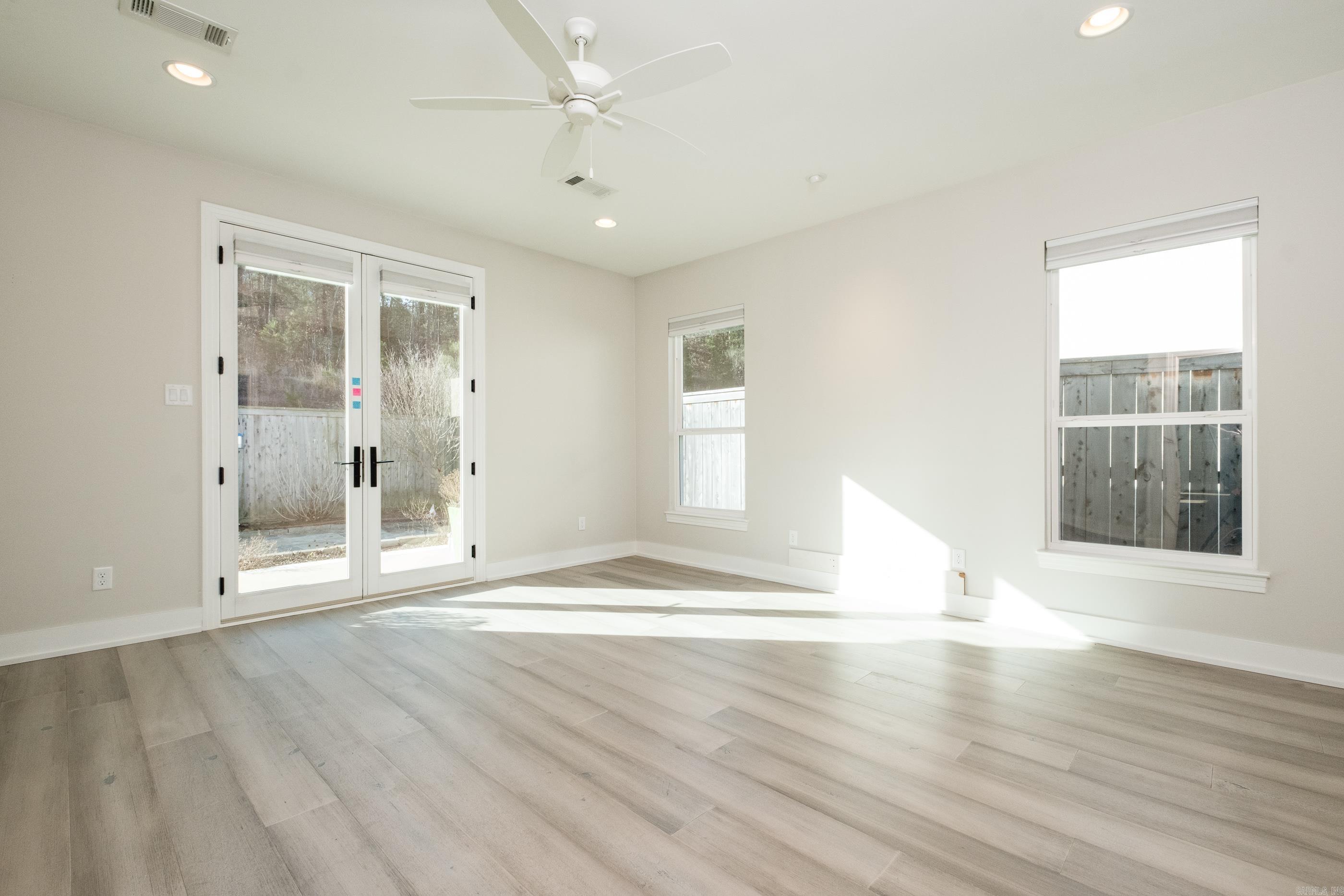 25 Belles Fleurs  Little Rock, AR