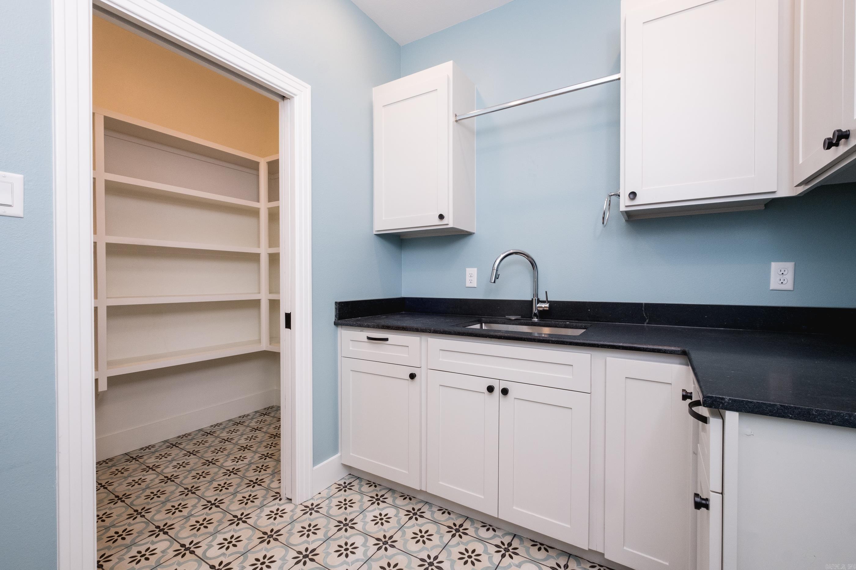 25 Belles Fleurs  Little Rock, AR