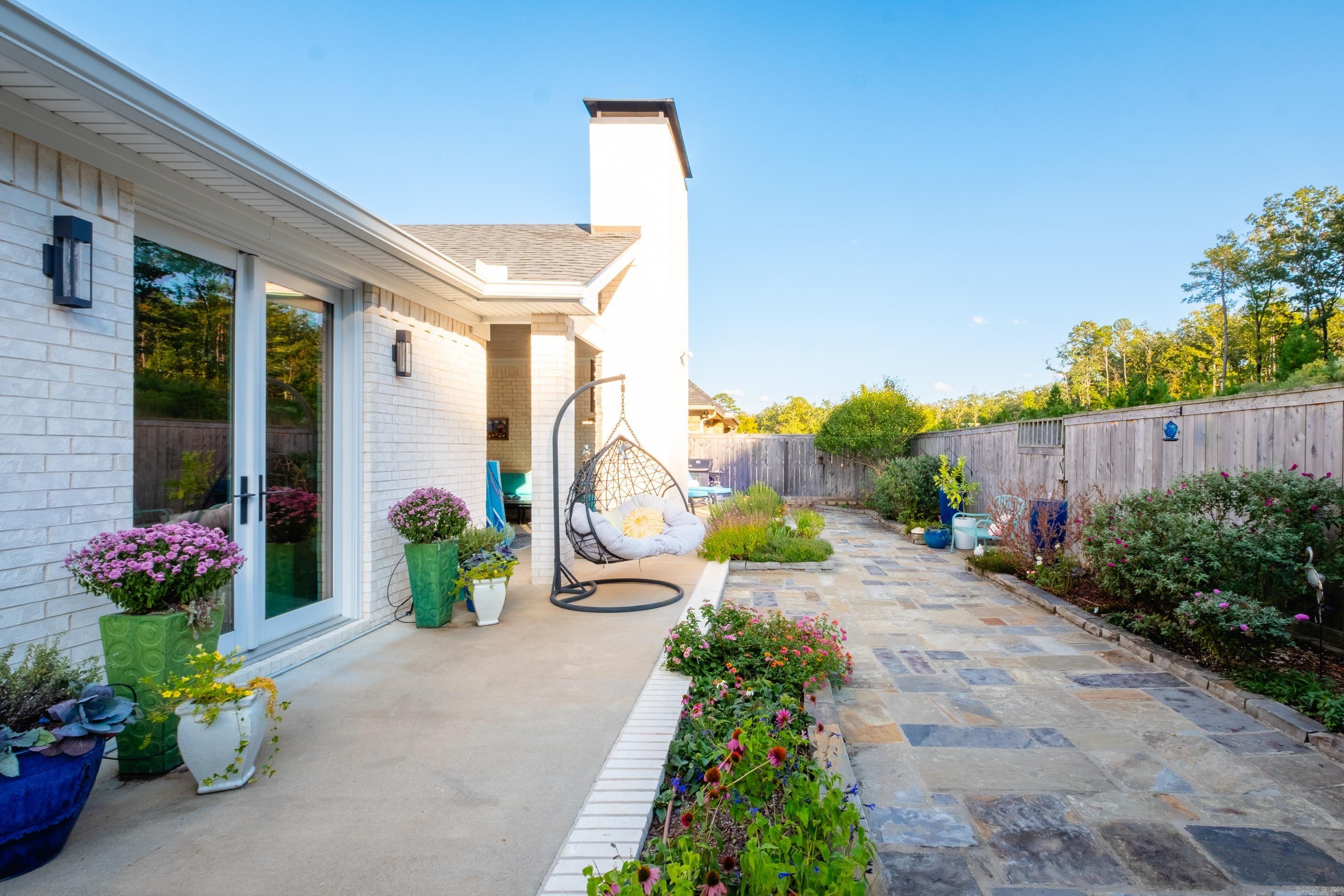 25 Belles Fleurs  Little Rock, AR