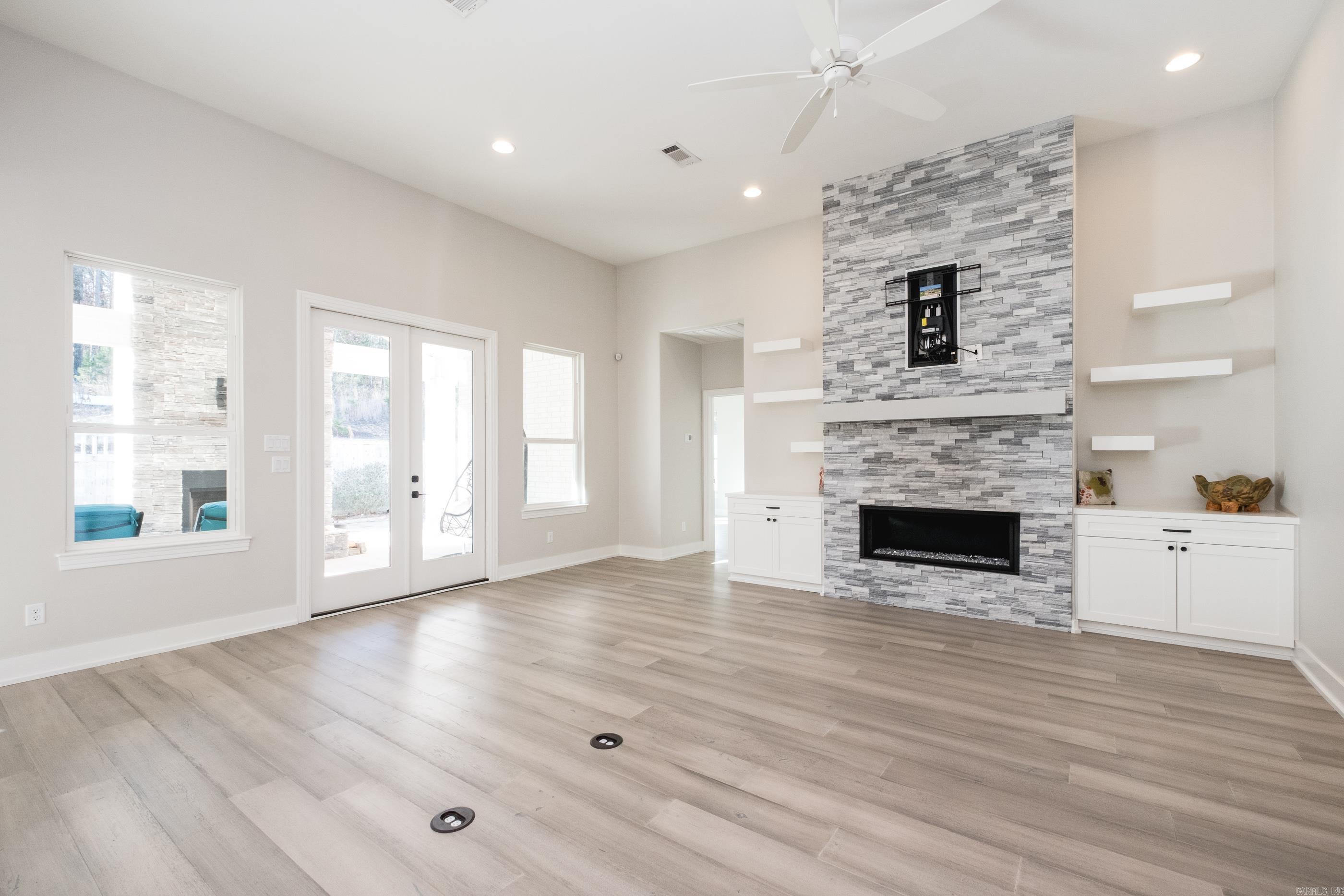 25 Belles Fleurs  Little Rock, AR