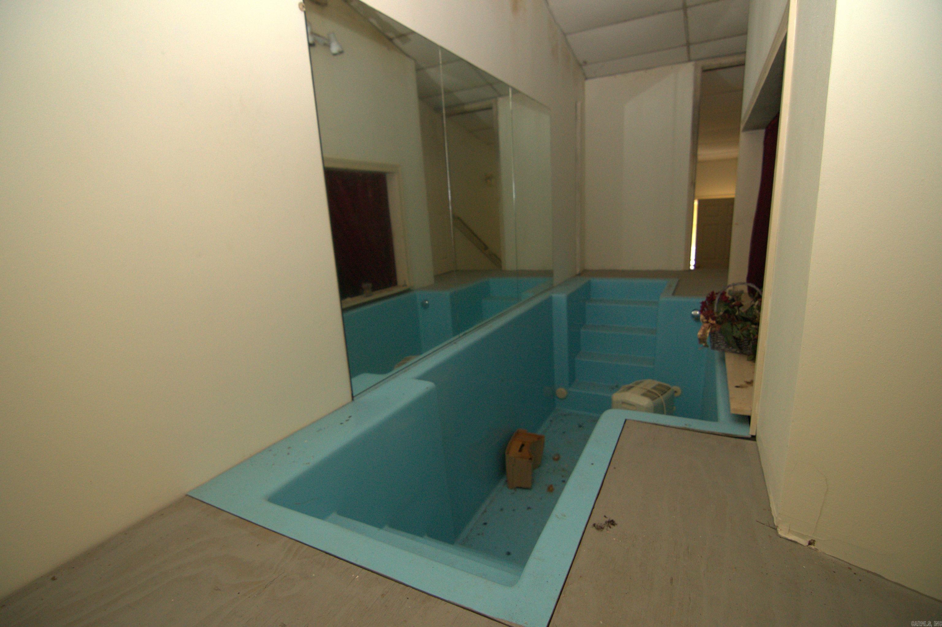 29 Beaver Creek  Roland, AR