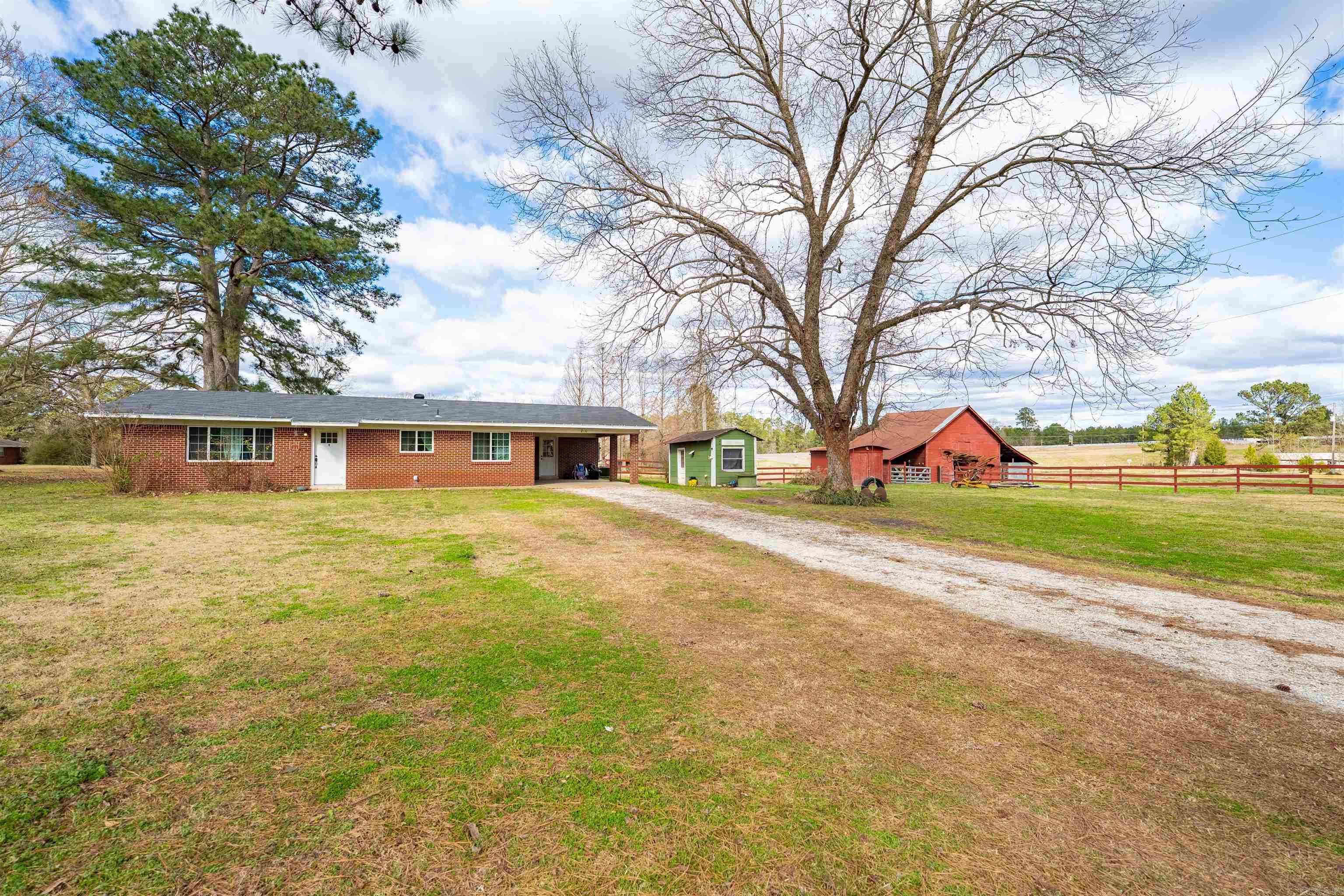 210 N Division  Donaldson, AR