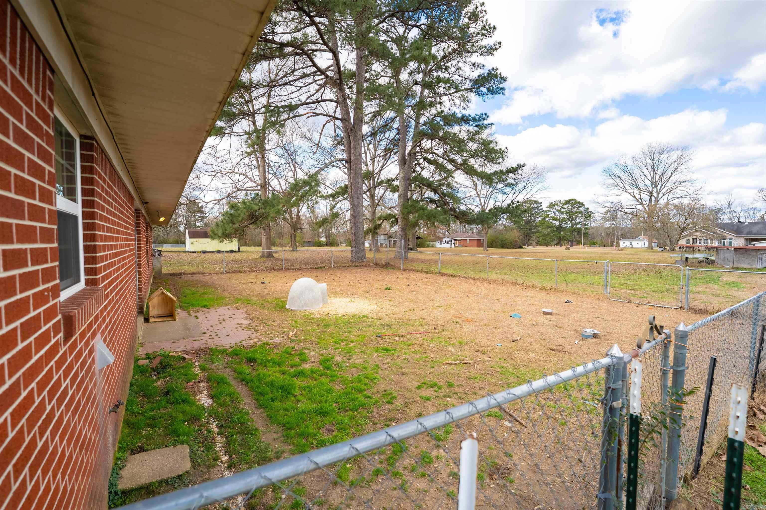 210 N Division  Donaldson, AR