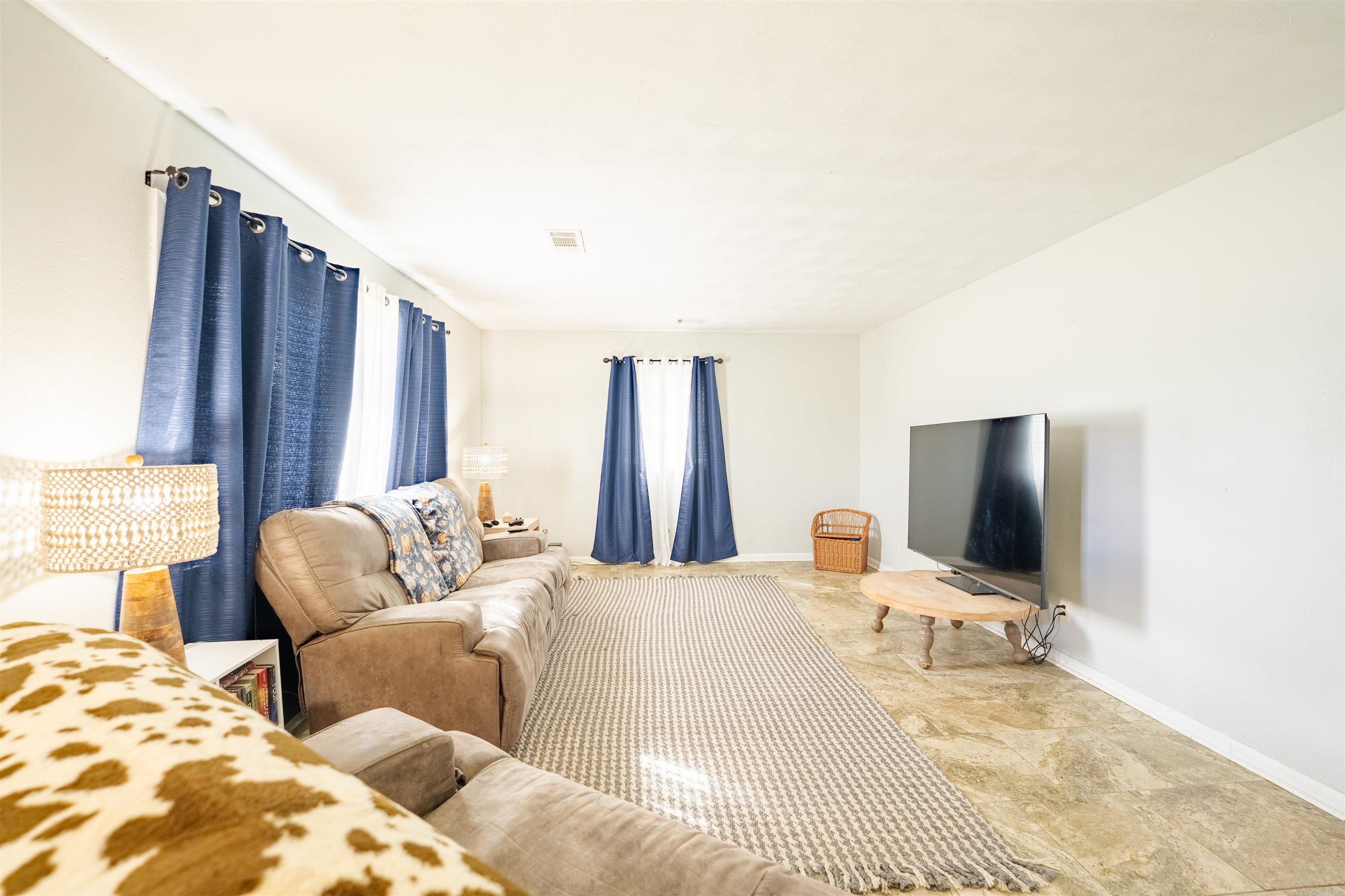 210 N Division  Donaldson, AR