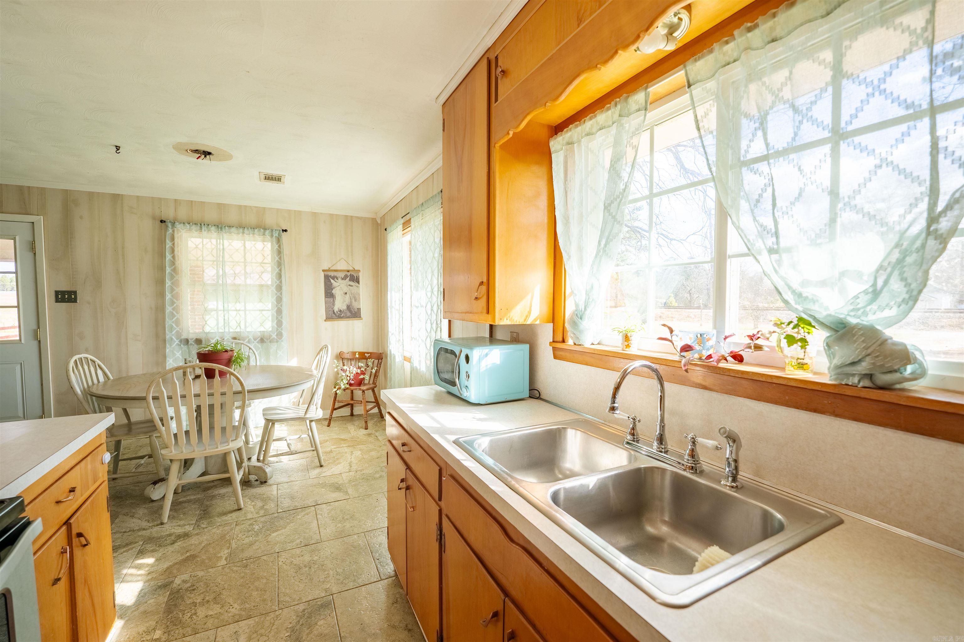 210 N Division  Donaldson, AR