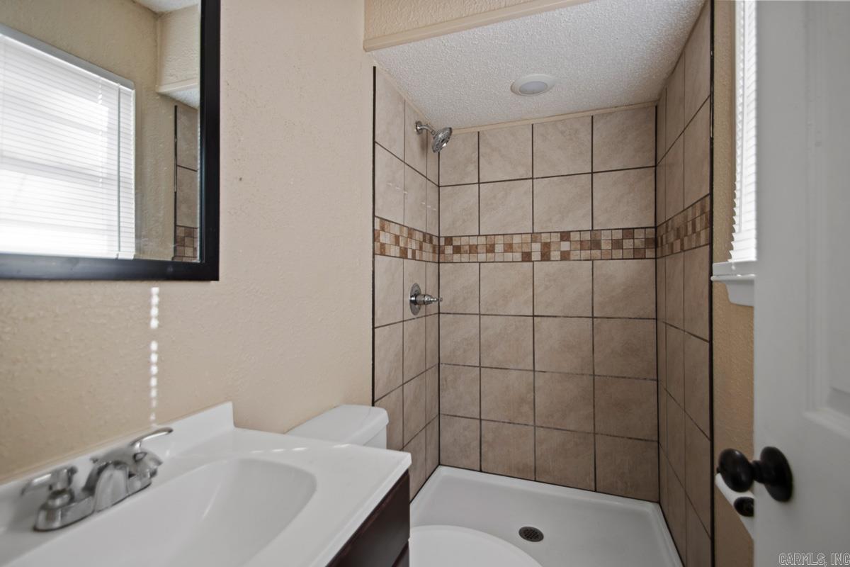 8005 Woodhaven  Little Rock, AR