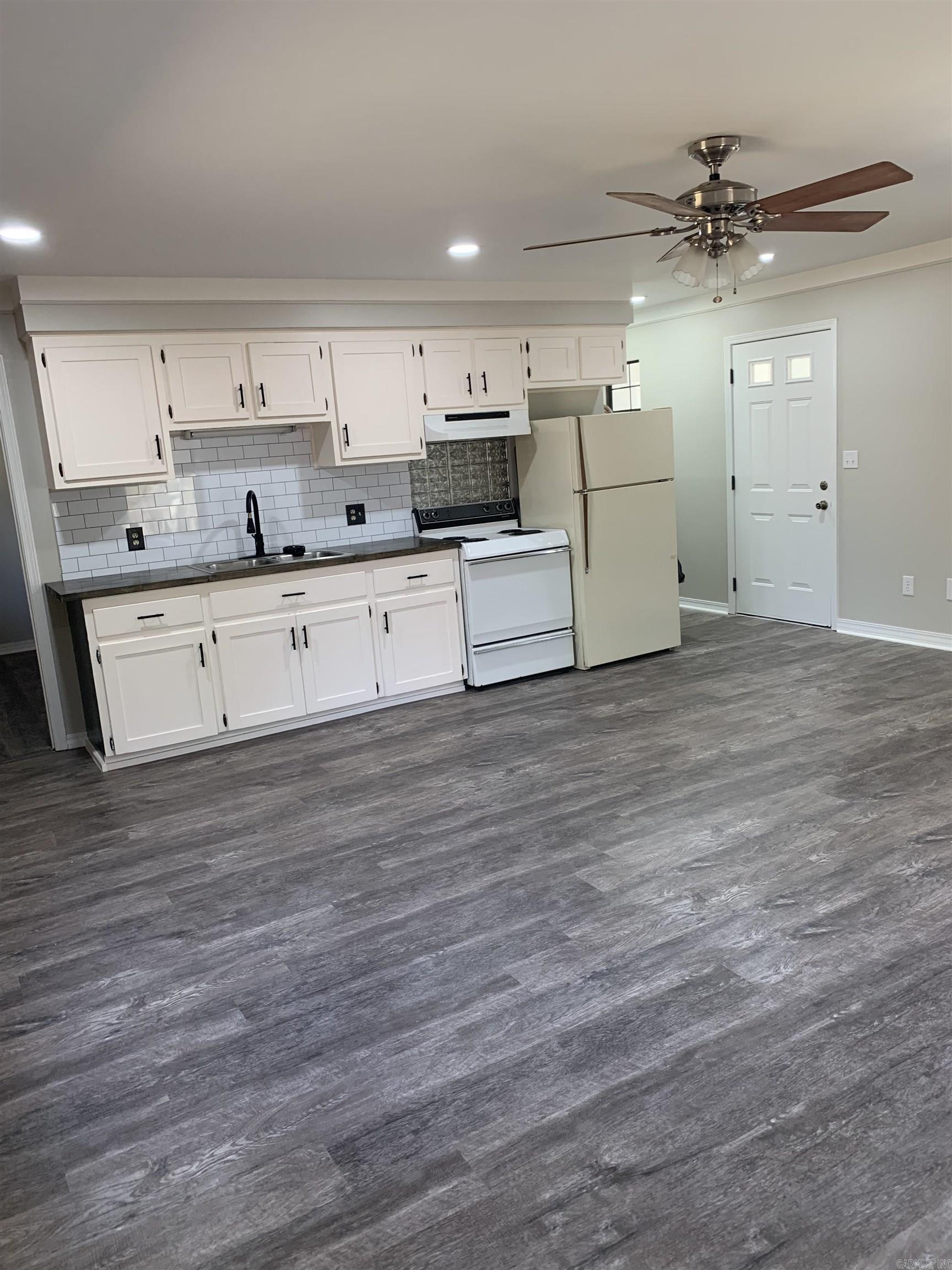 148 Copeland  Romance, AR