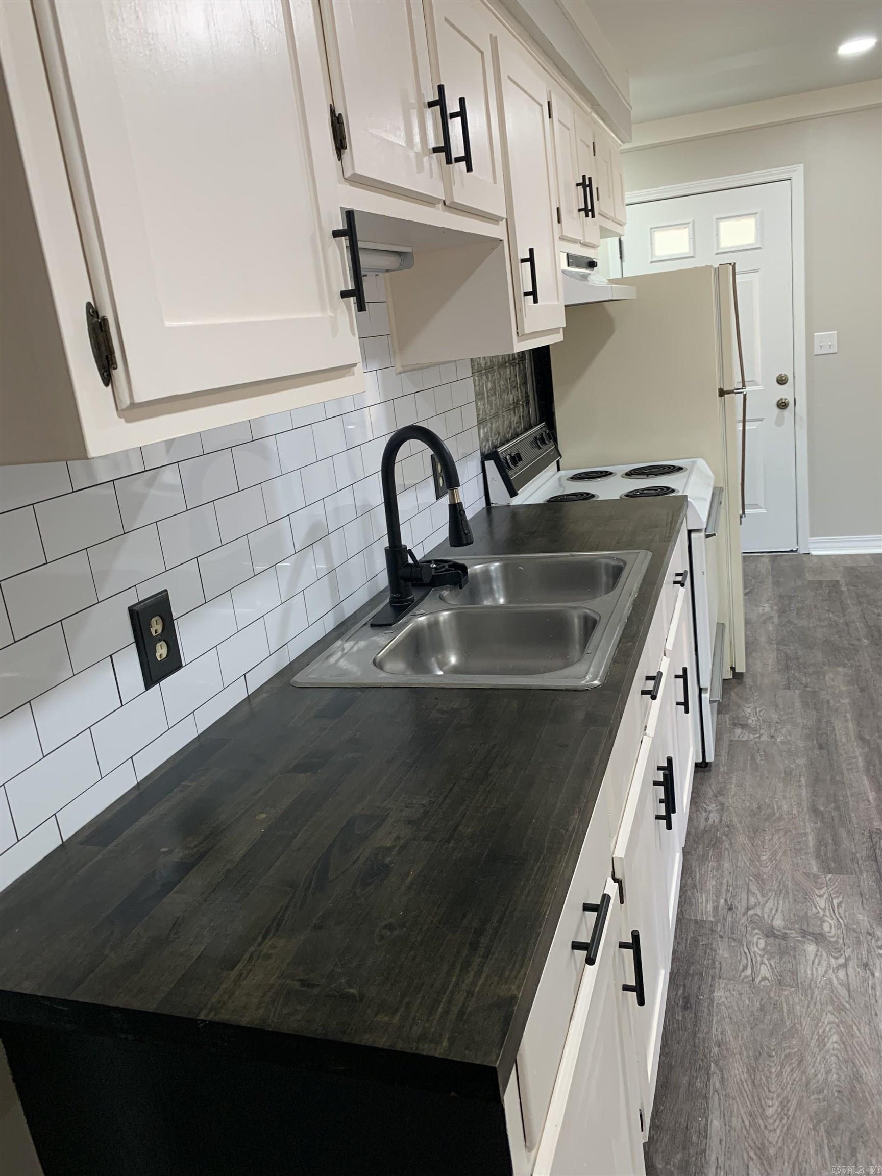 148 Copeland  Romance, AR