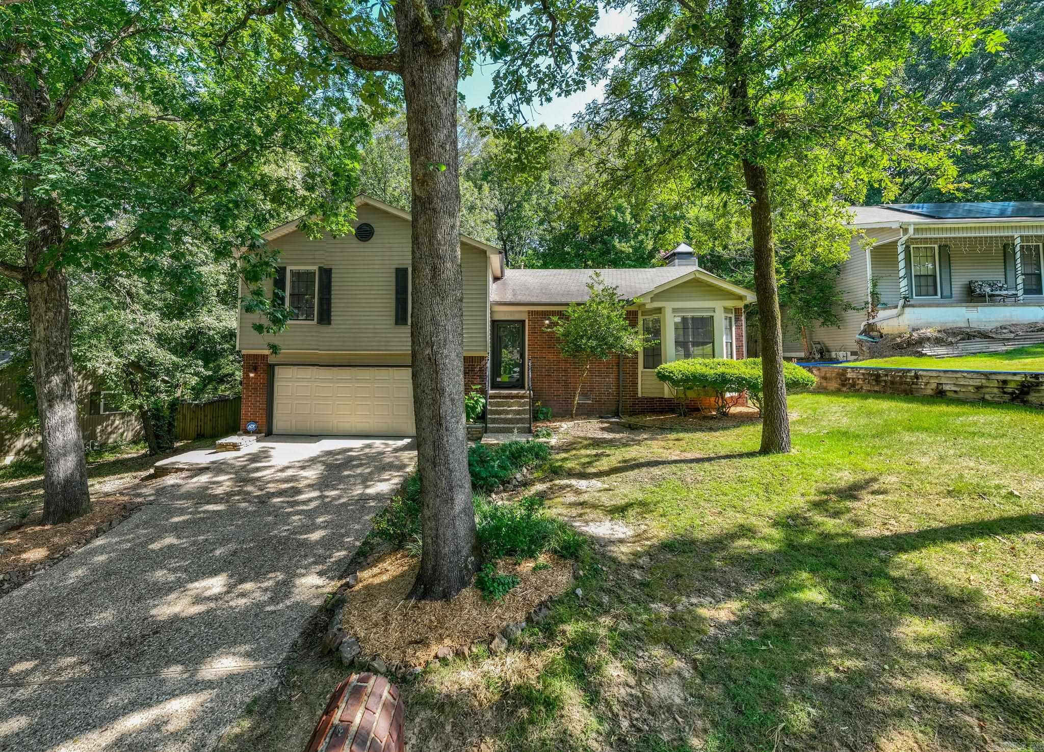 13204 Laurel Oaks  Little Rock, AR