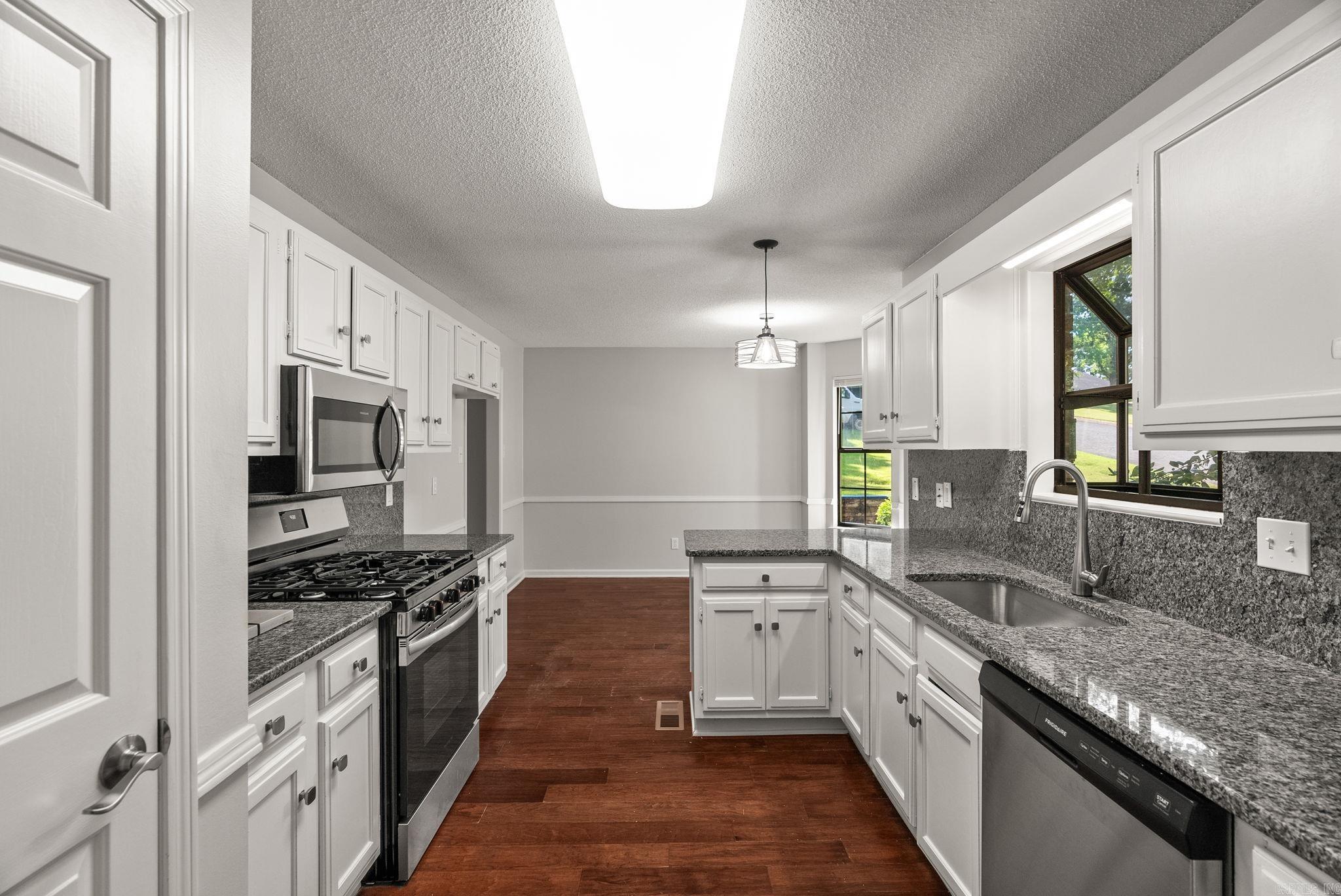 13204 Laurel Oaks  Little Rock, AR