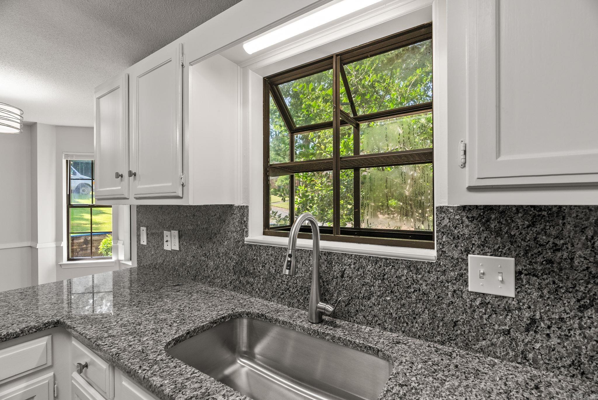 13204 Laurel Oaks  Little Rock, AR