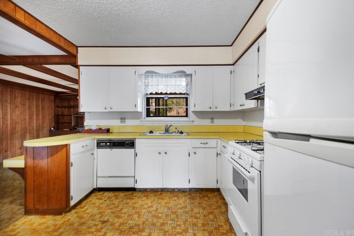 13819 Clinton Road North Little Rock, AR 72118