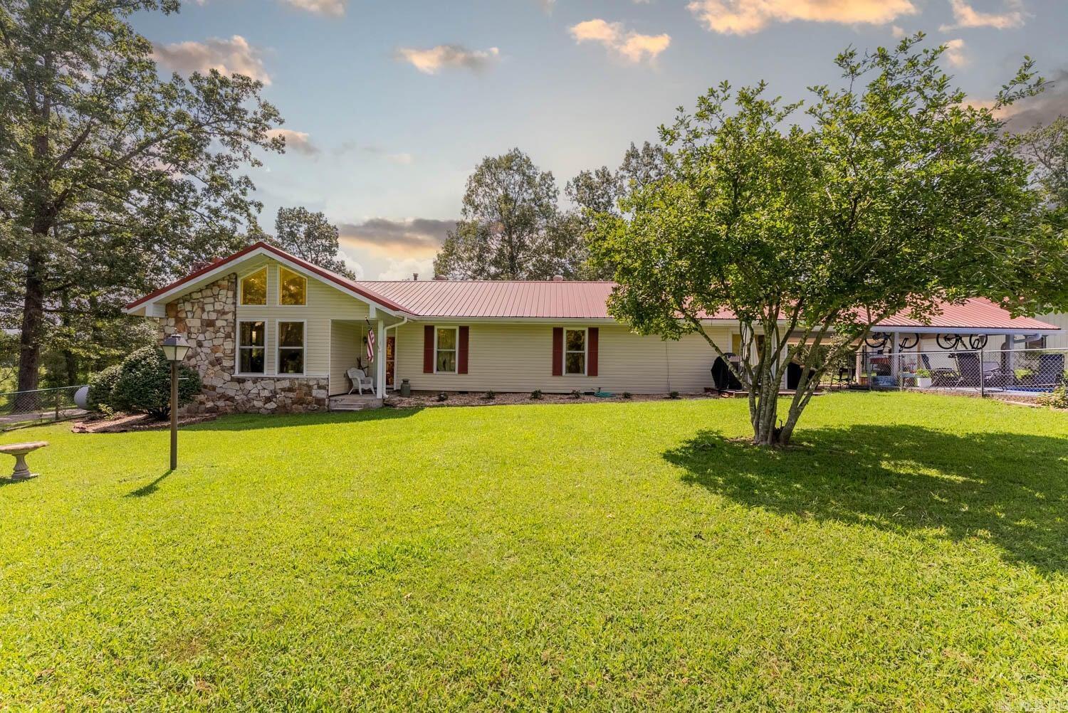749 State Highway HH  Alton, MO