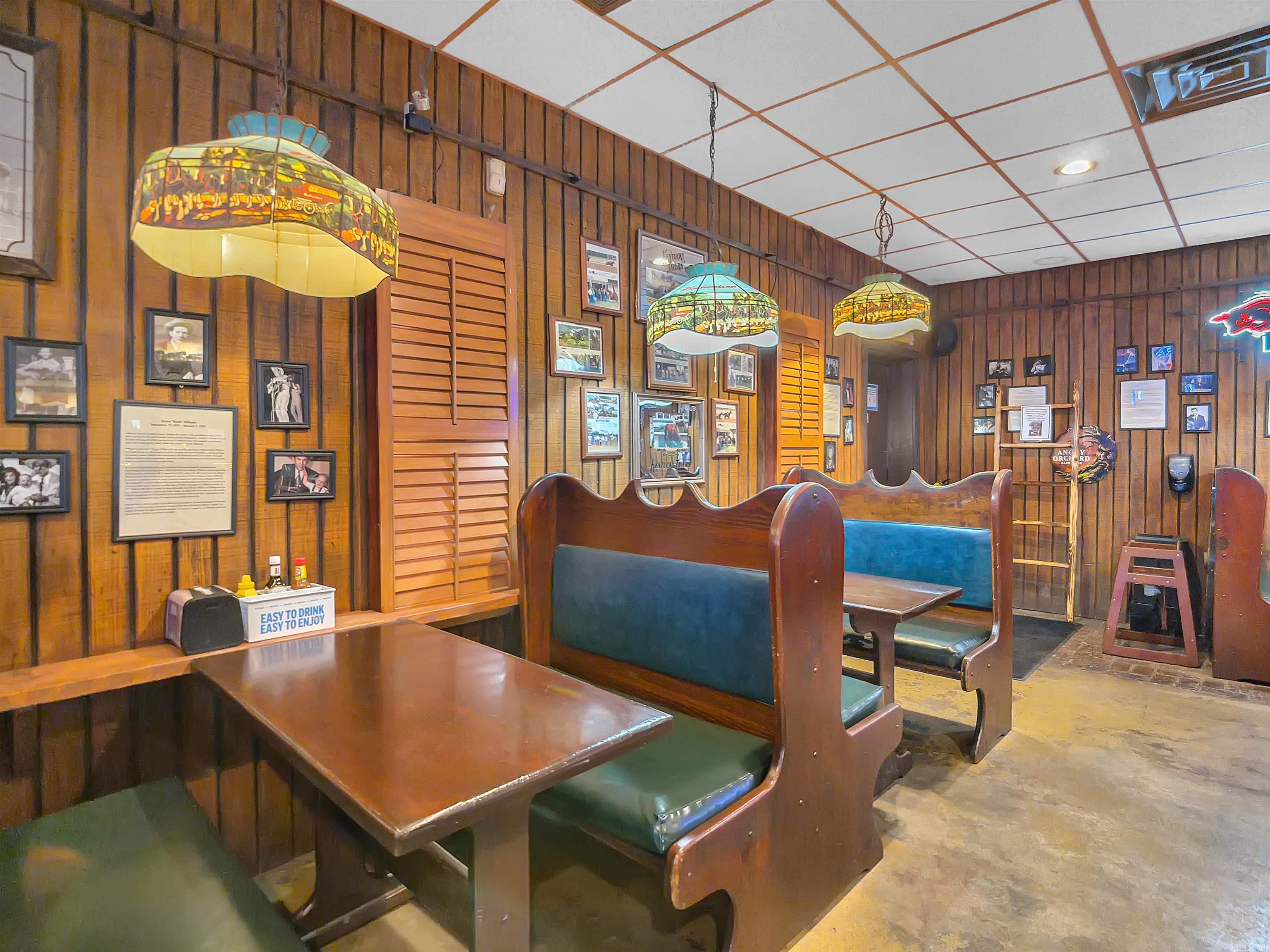 1222  1/2 E Broadway  Morrilton, AR