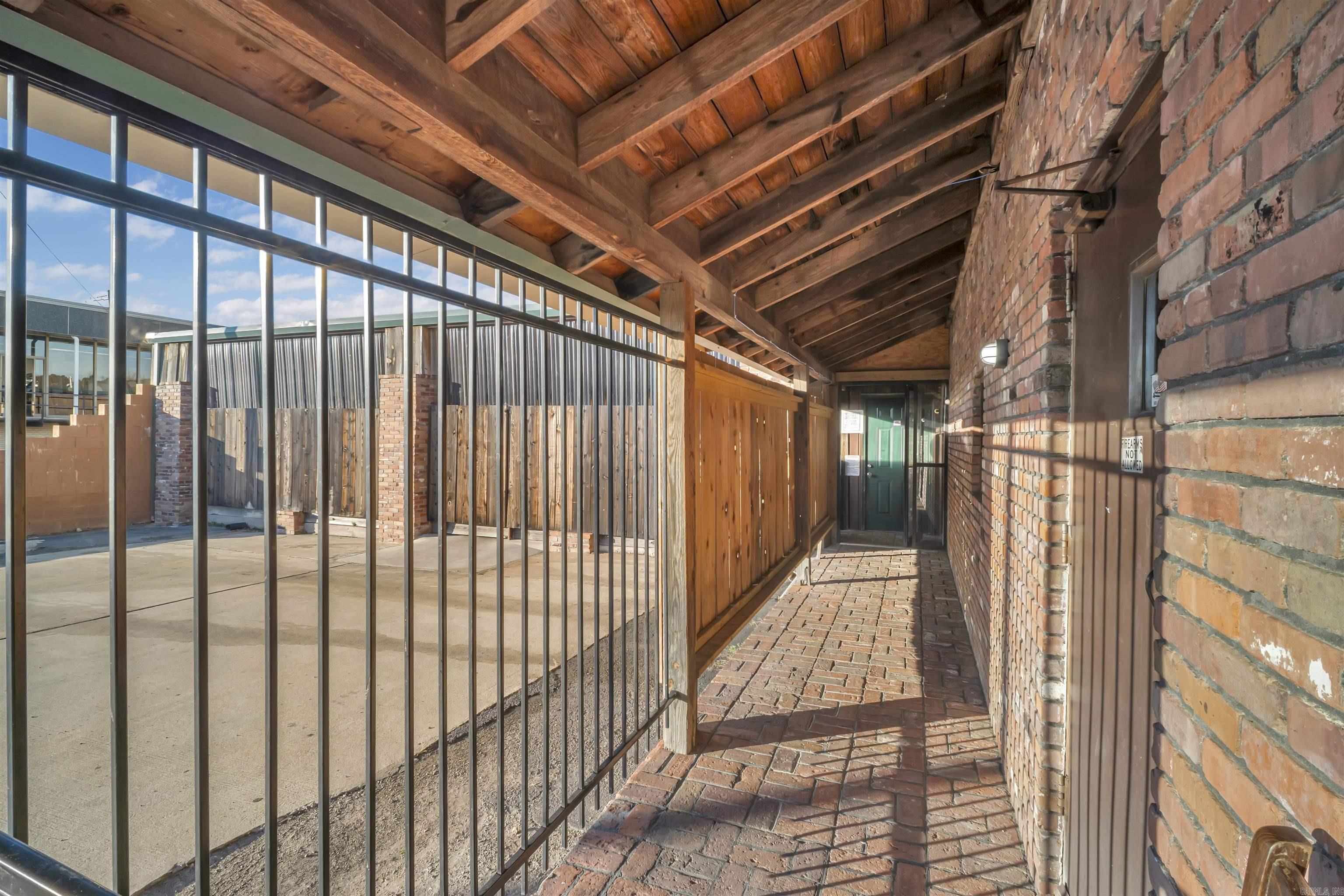 1222  1/2 E Broadway  Morrilton, AR