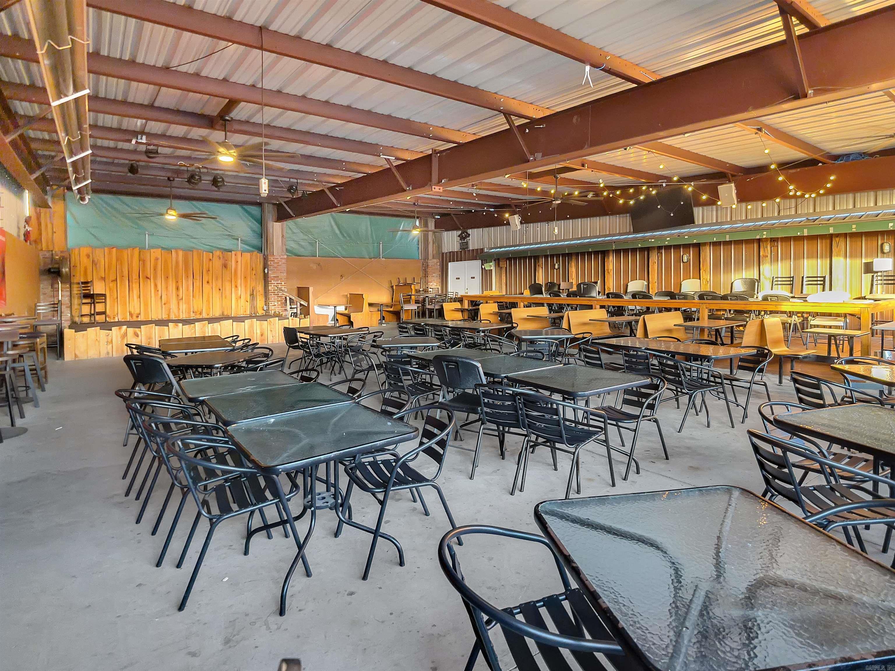 1222  1/2 E Broadway  Morrilton, AR