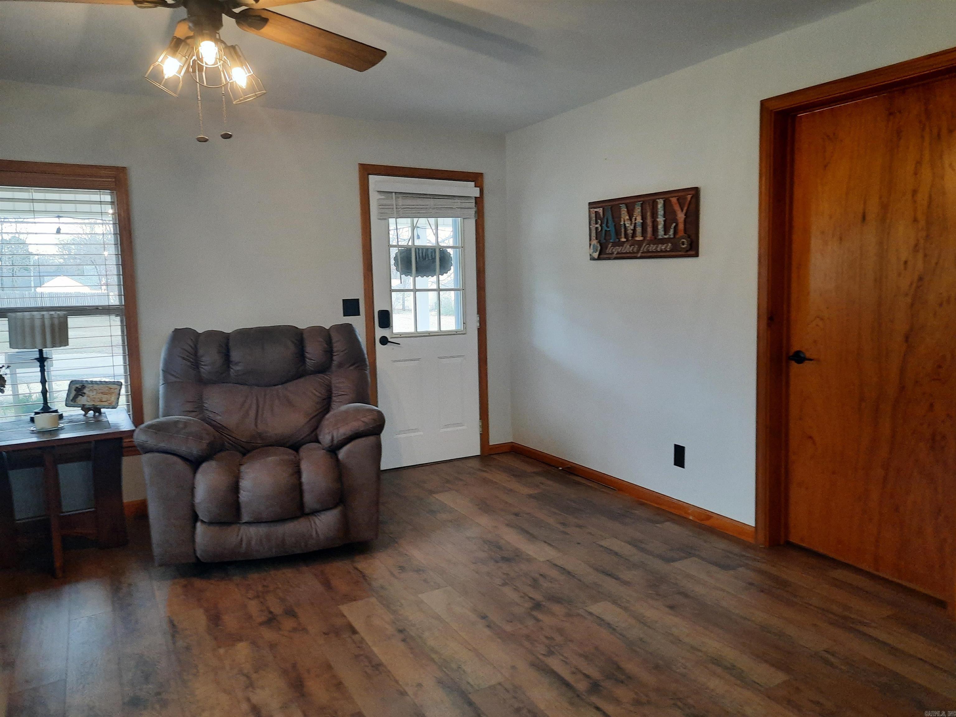 210 Vine  Mountain View, AR