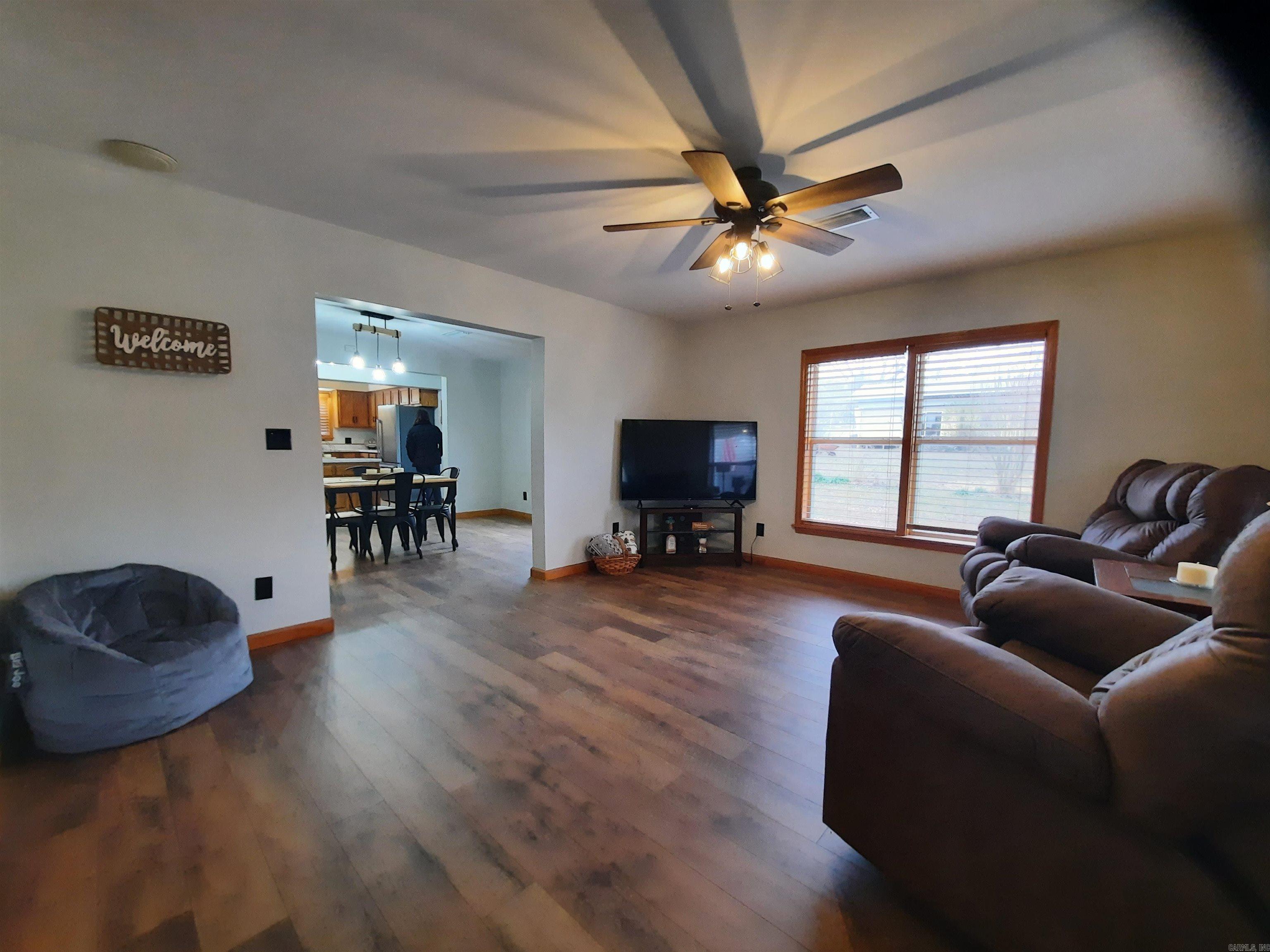 210 Vine  Mountain View, AR