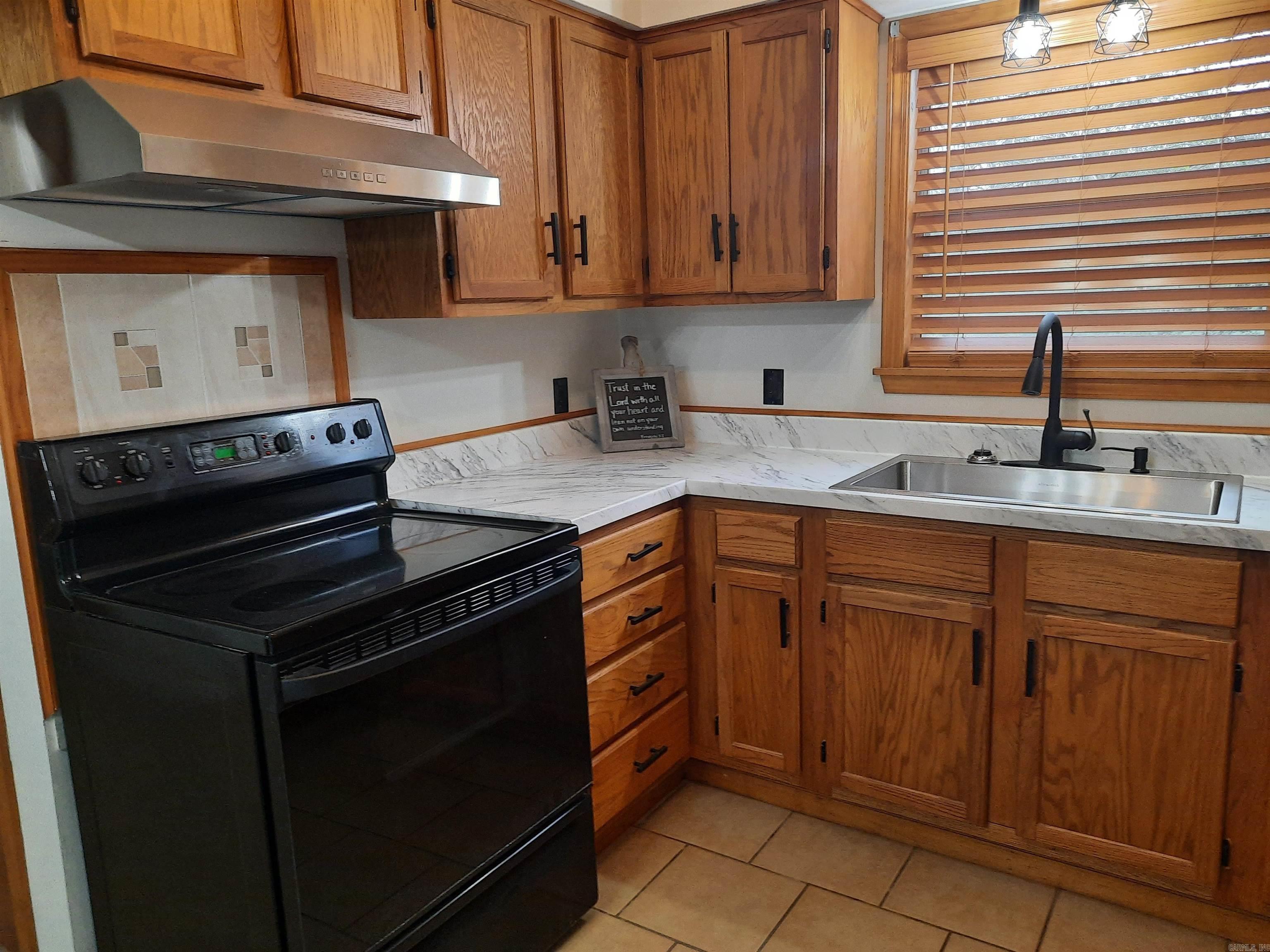 210 Vine  Mountain View, AR