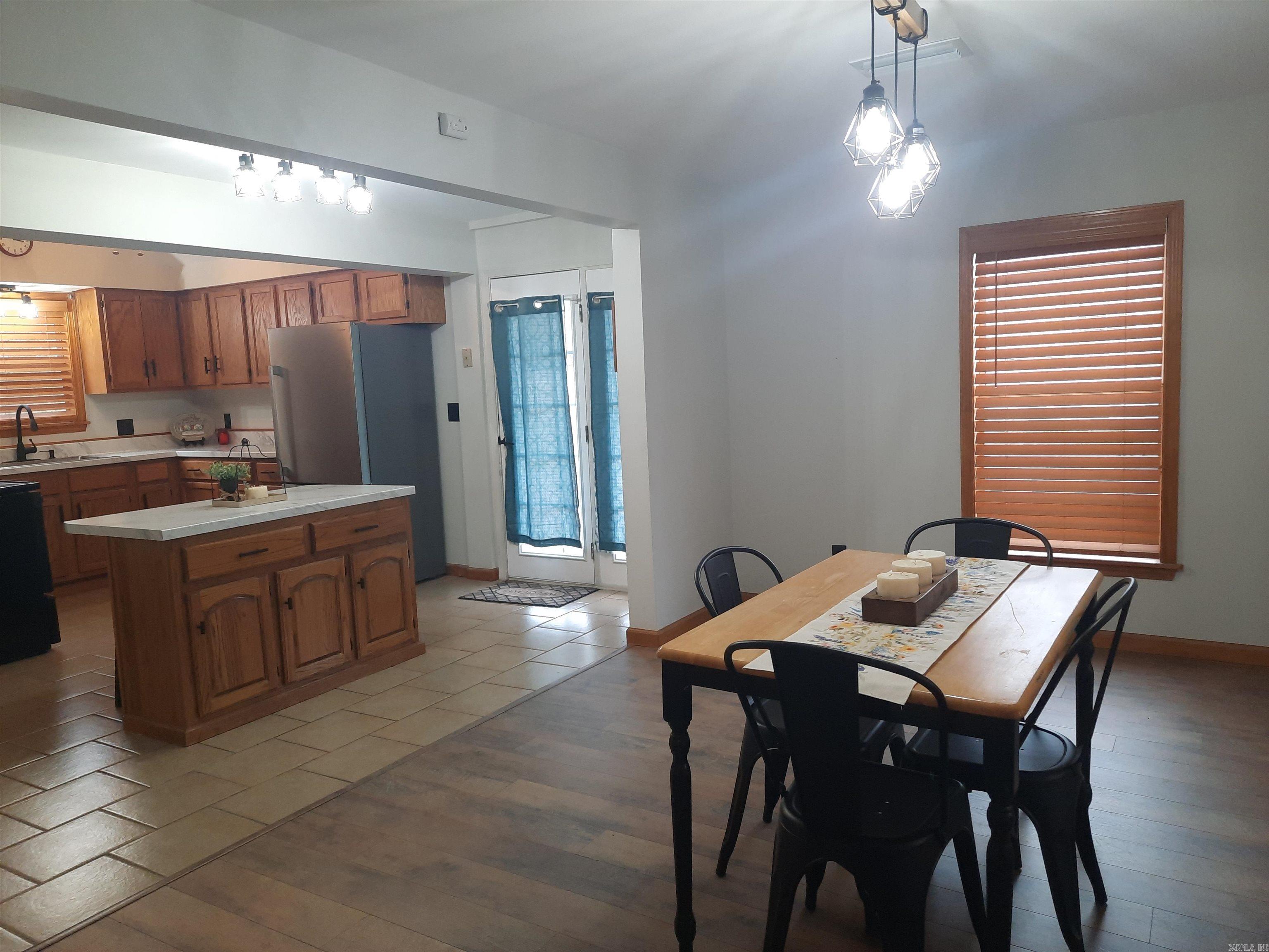 210 Vine  Mountain View, AR