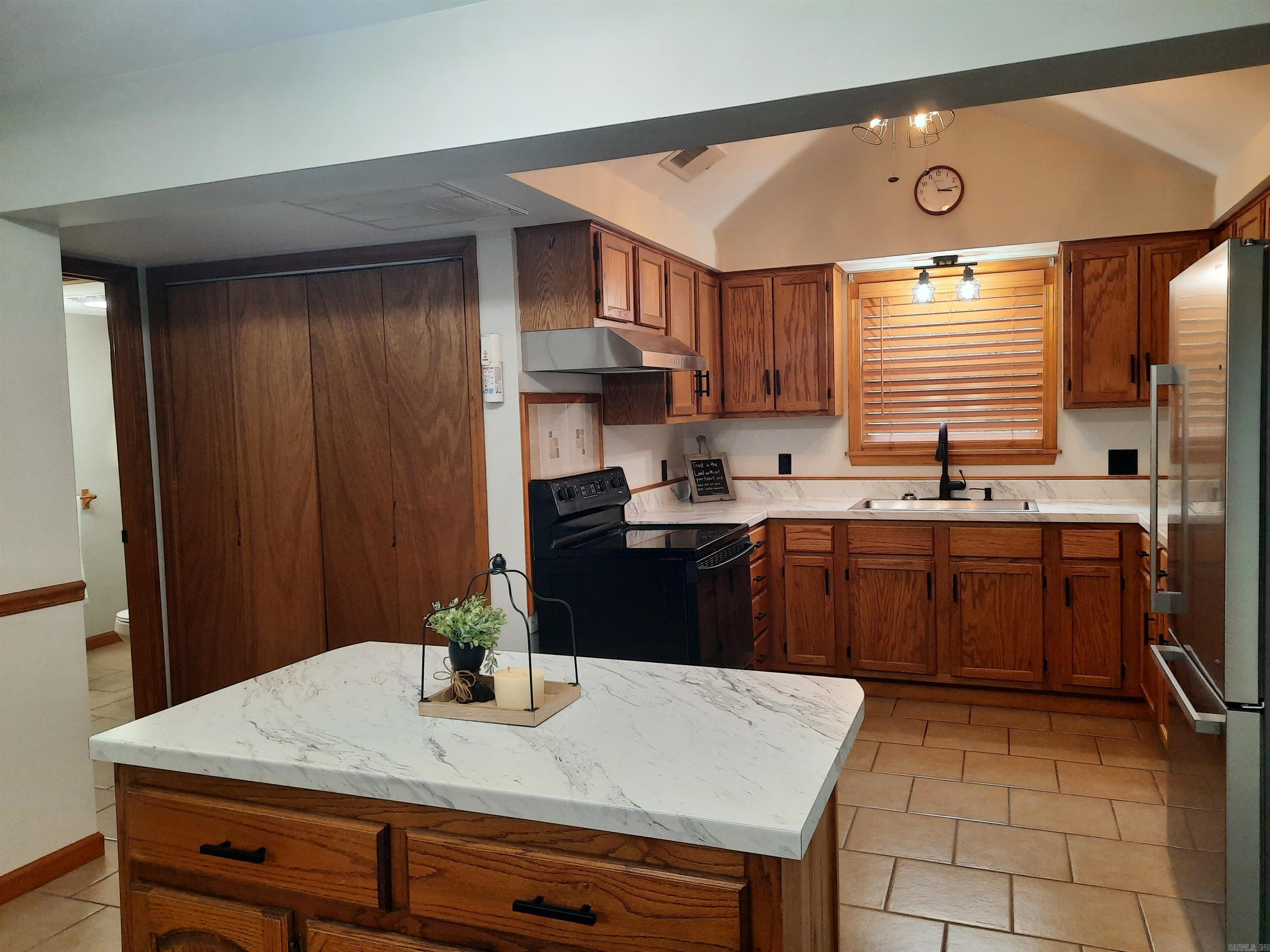 210 Vine  Mountain View, AR