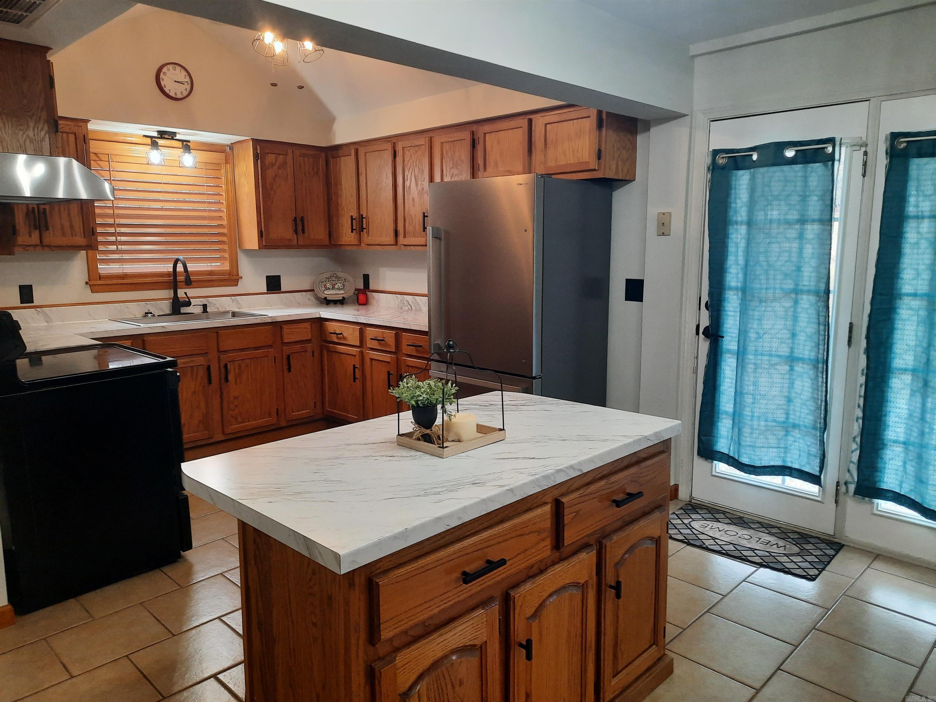 210 Vine  Mountain View, AR