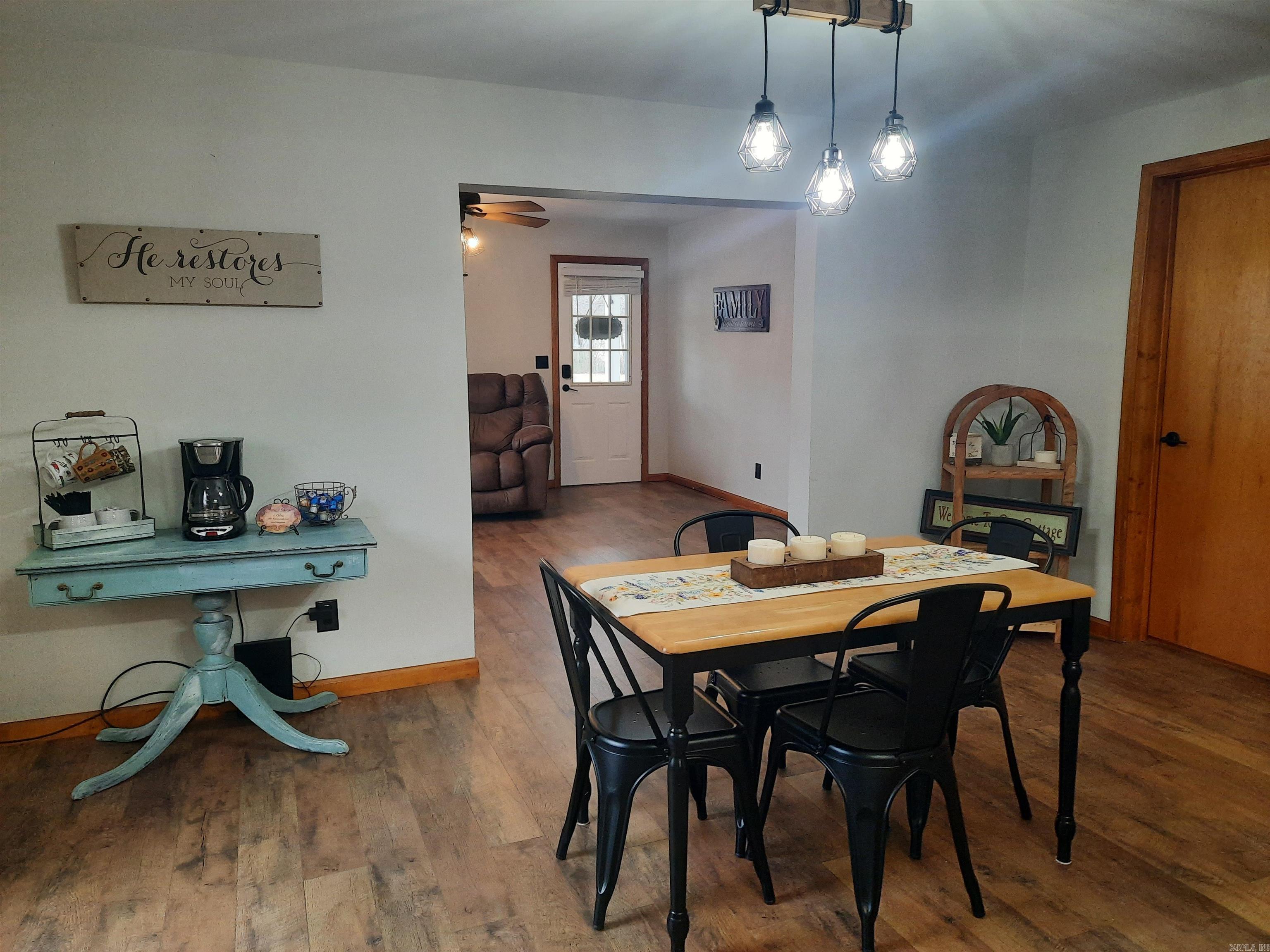 210 Vine  Mountain View, AR