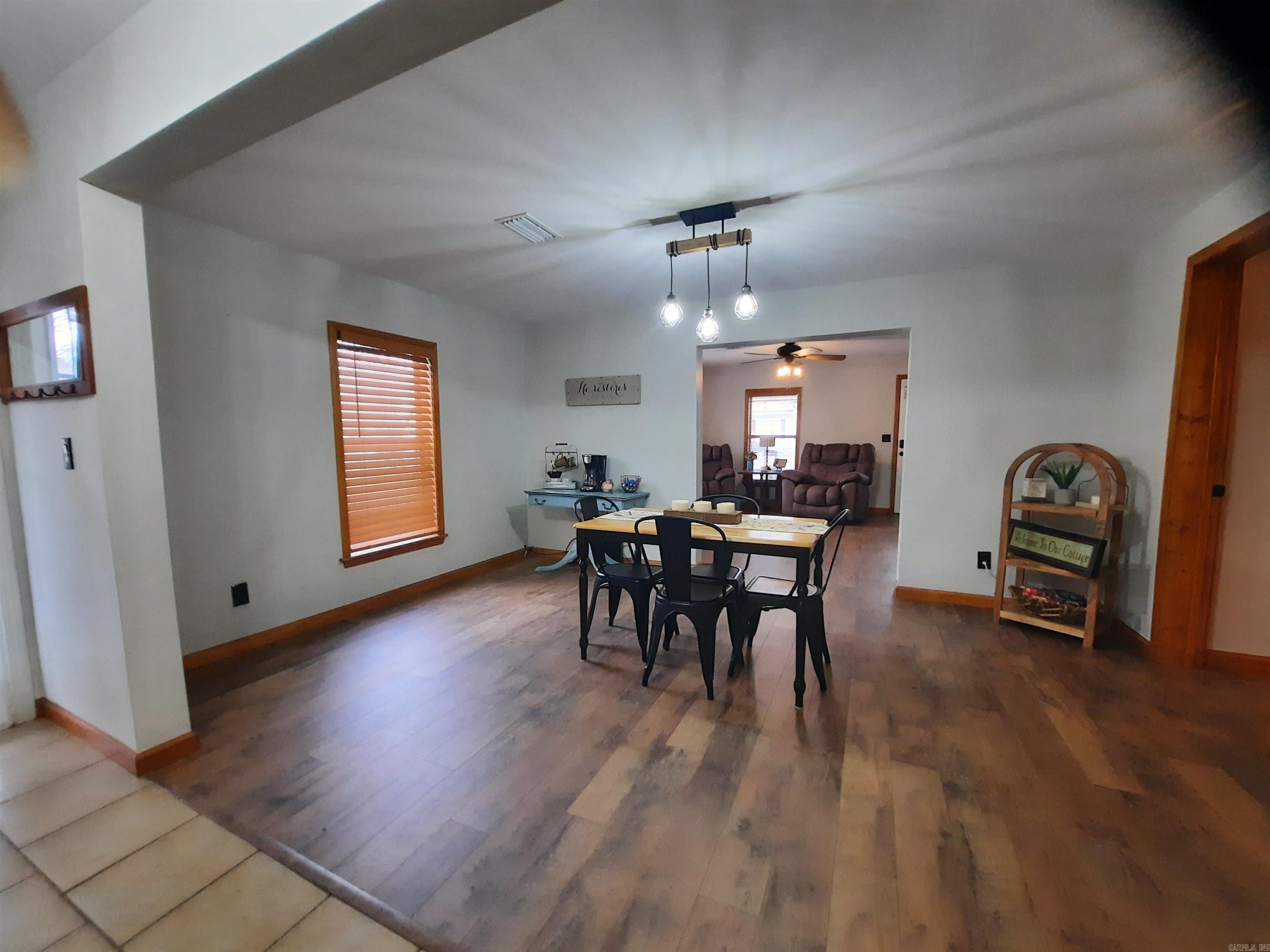 210 Vine  Mountain View, AR