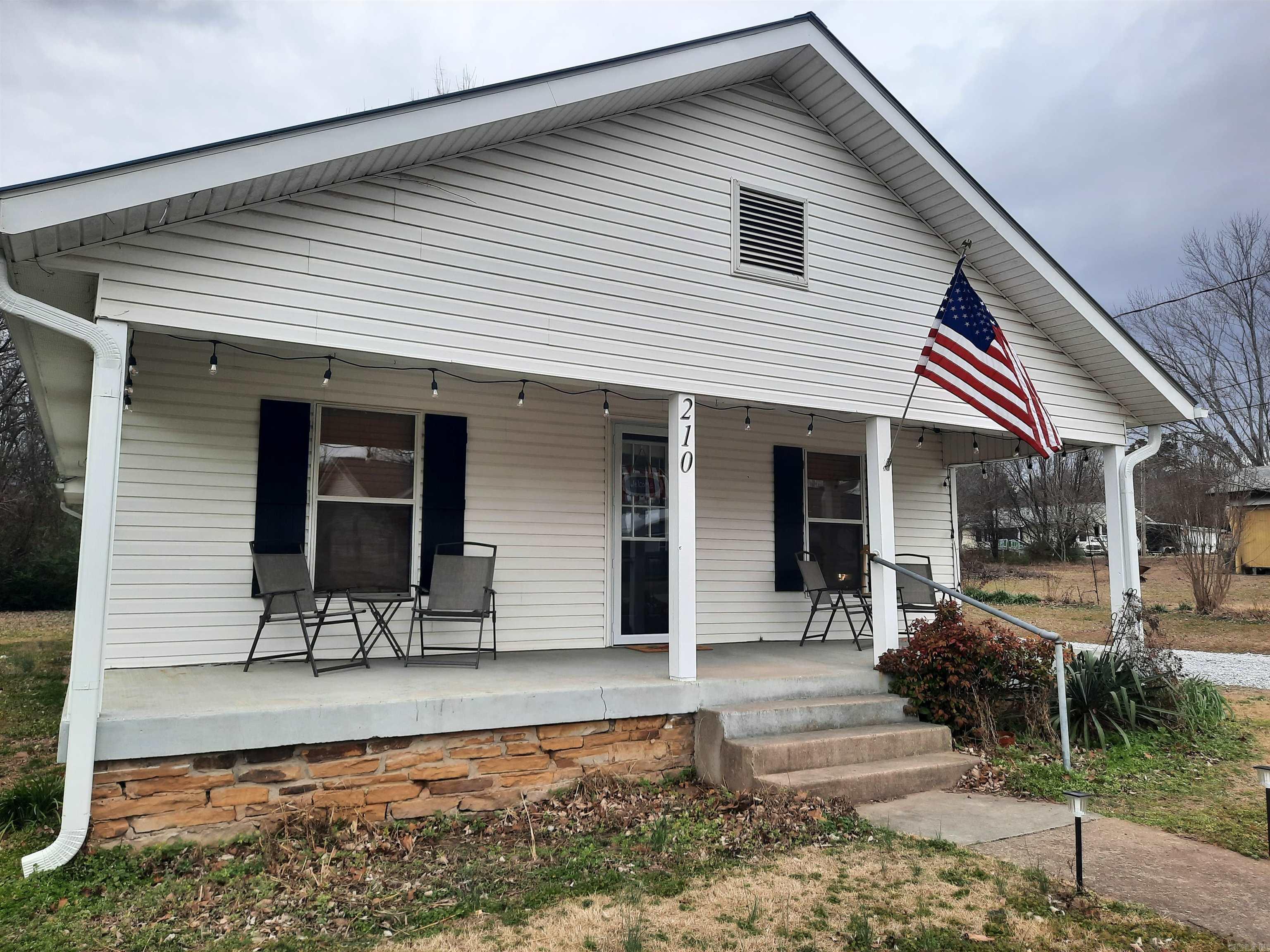 210 Vine  Mountain View, AR