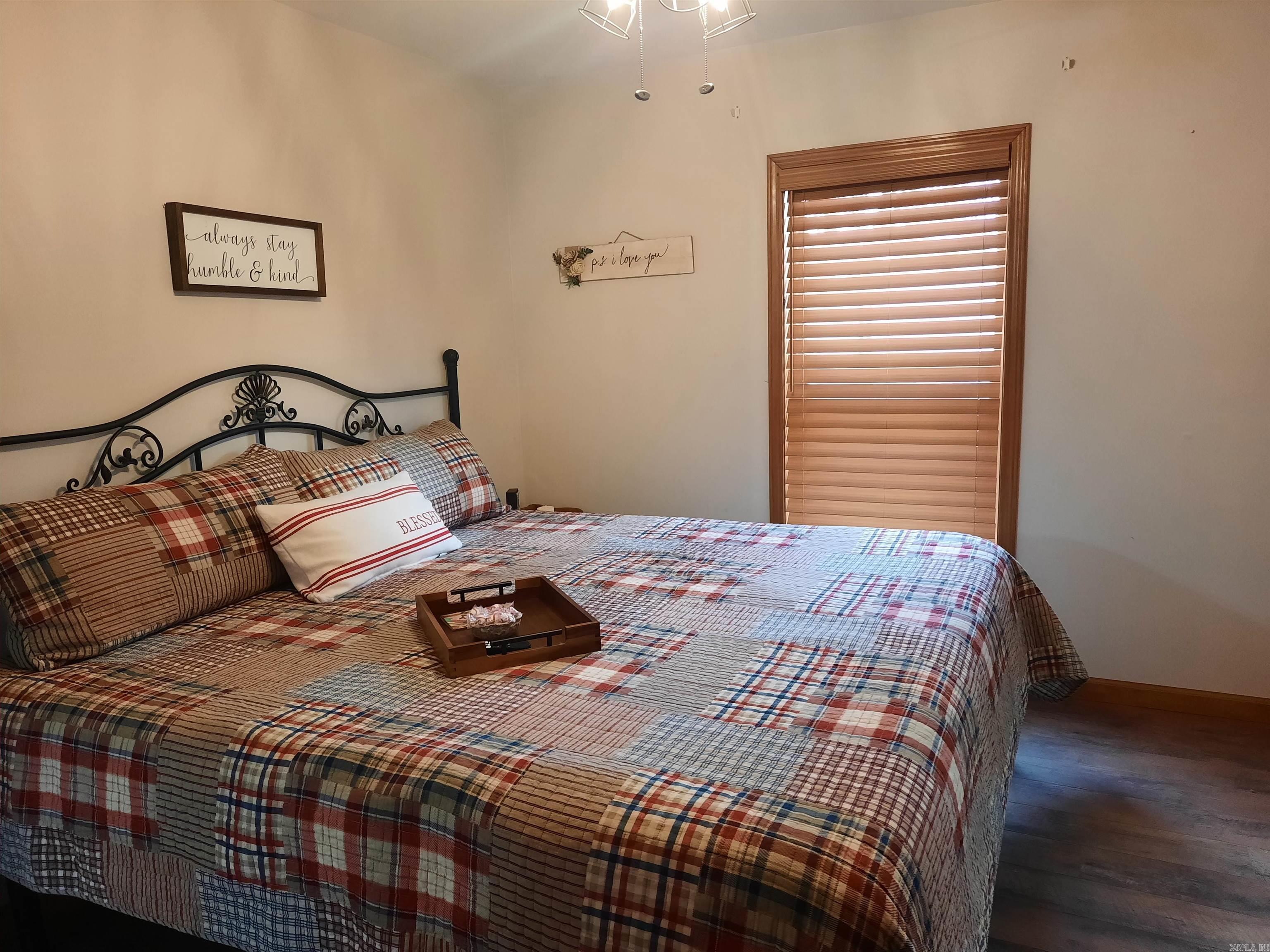 210 Vine  Mountain View, AR